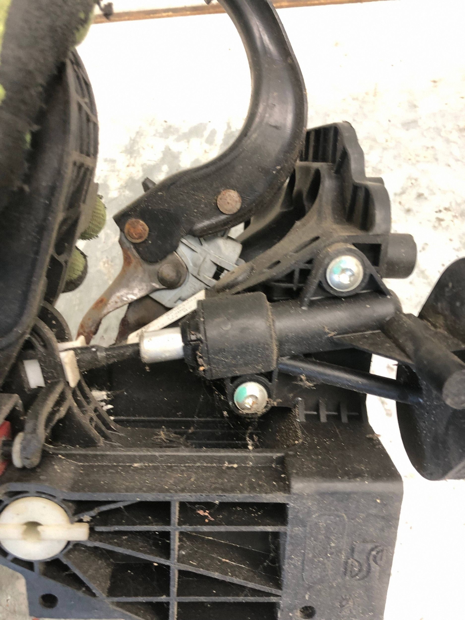 Kupplungspedal Bremse OPEL CORSA D 55703354