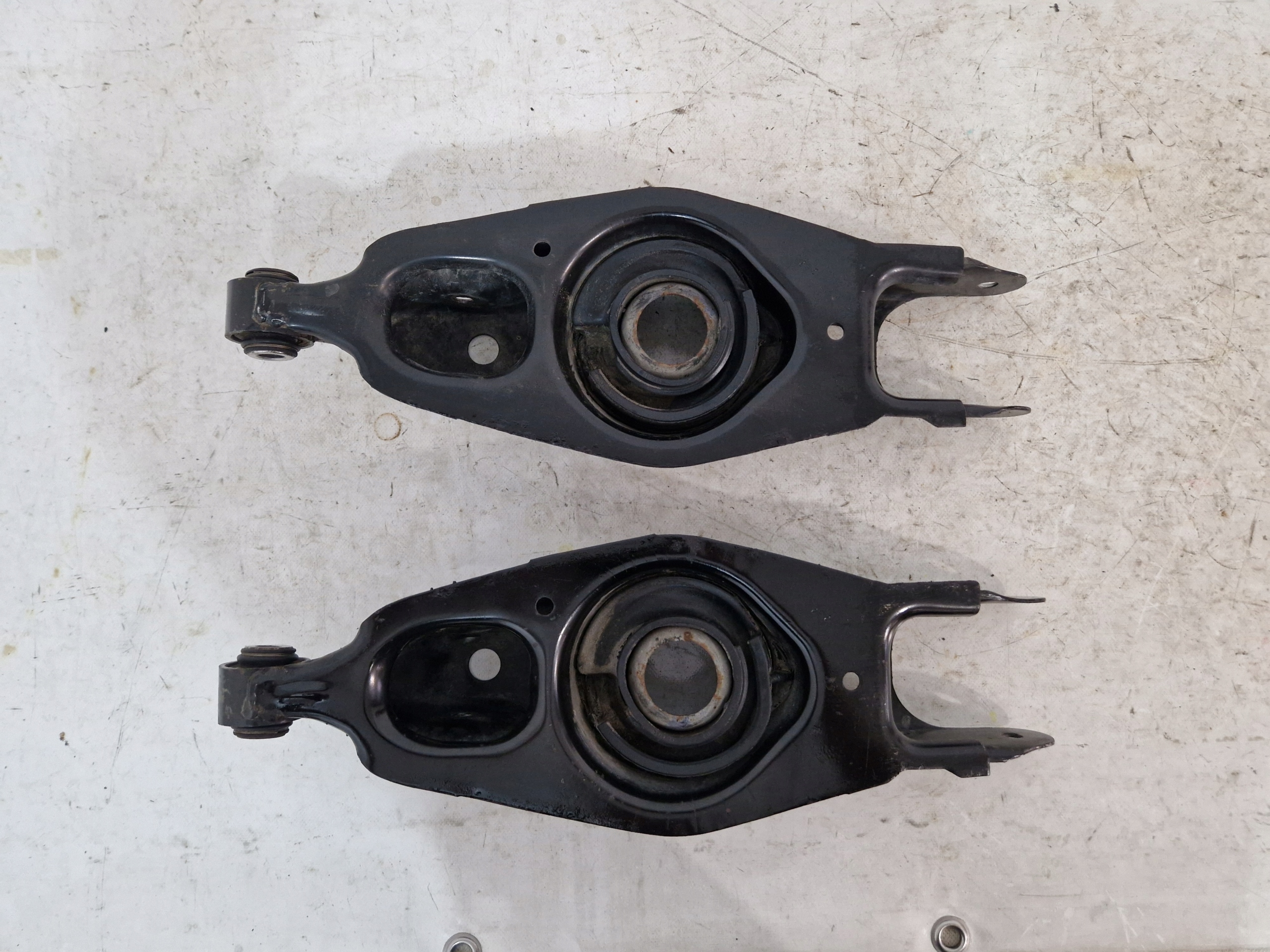 DODGE CHARGER 2015- arm rear part rear right left original