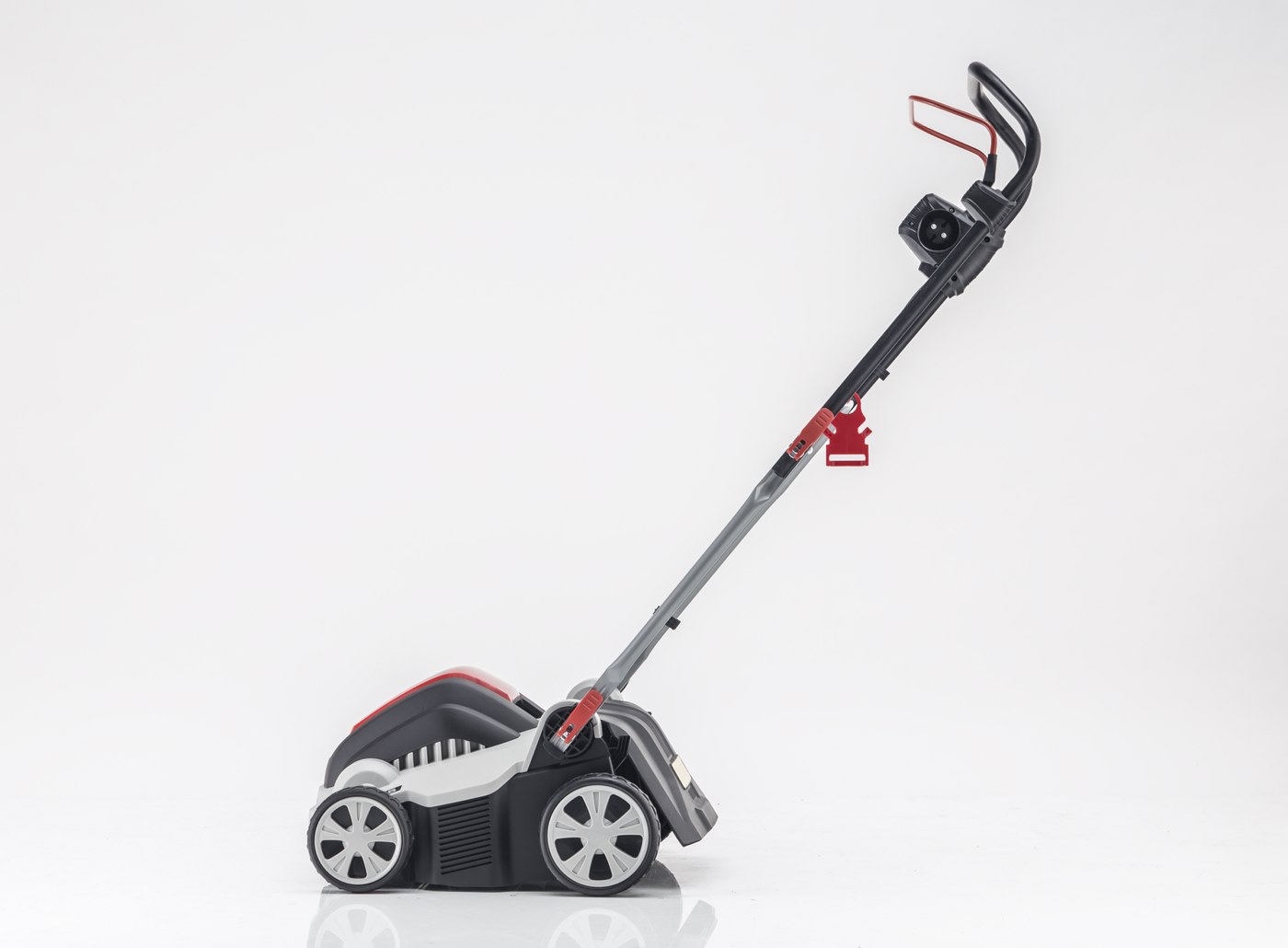 Aerator elektryczny WERTYKULATOR AL-KO 36 cm 1400 W Kosz 50 l 2w1 +2 wałki Marka AL-KO