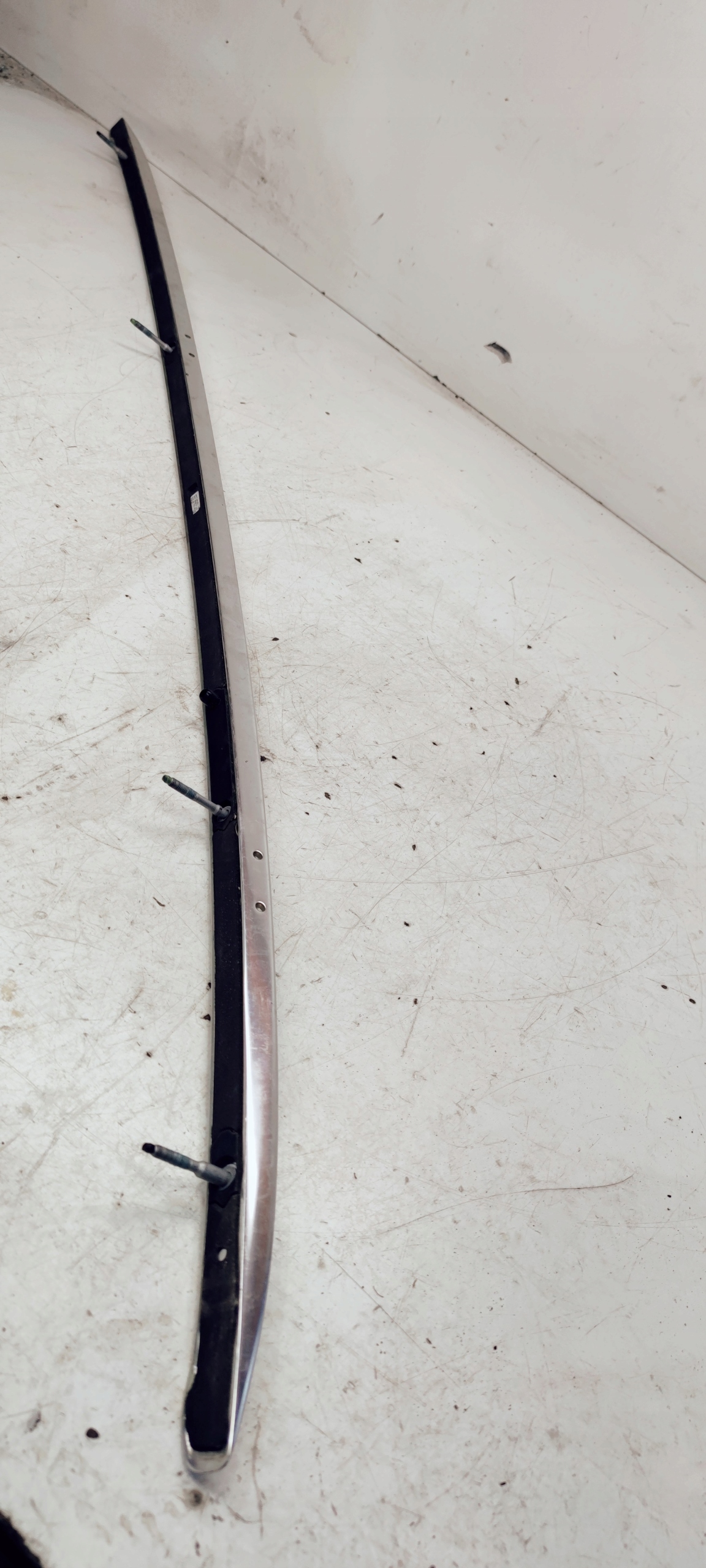 RELING DACHOWY CHROM AUDI A6 C7 AVANT 4G9860021A Car type Passenger cars