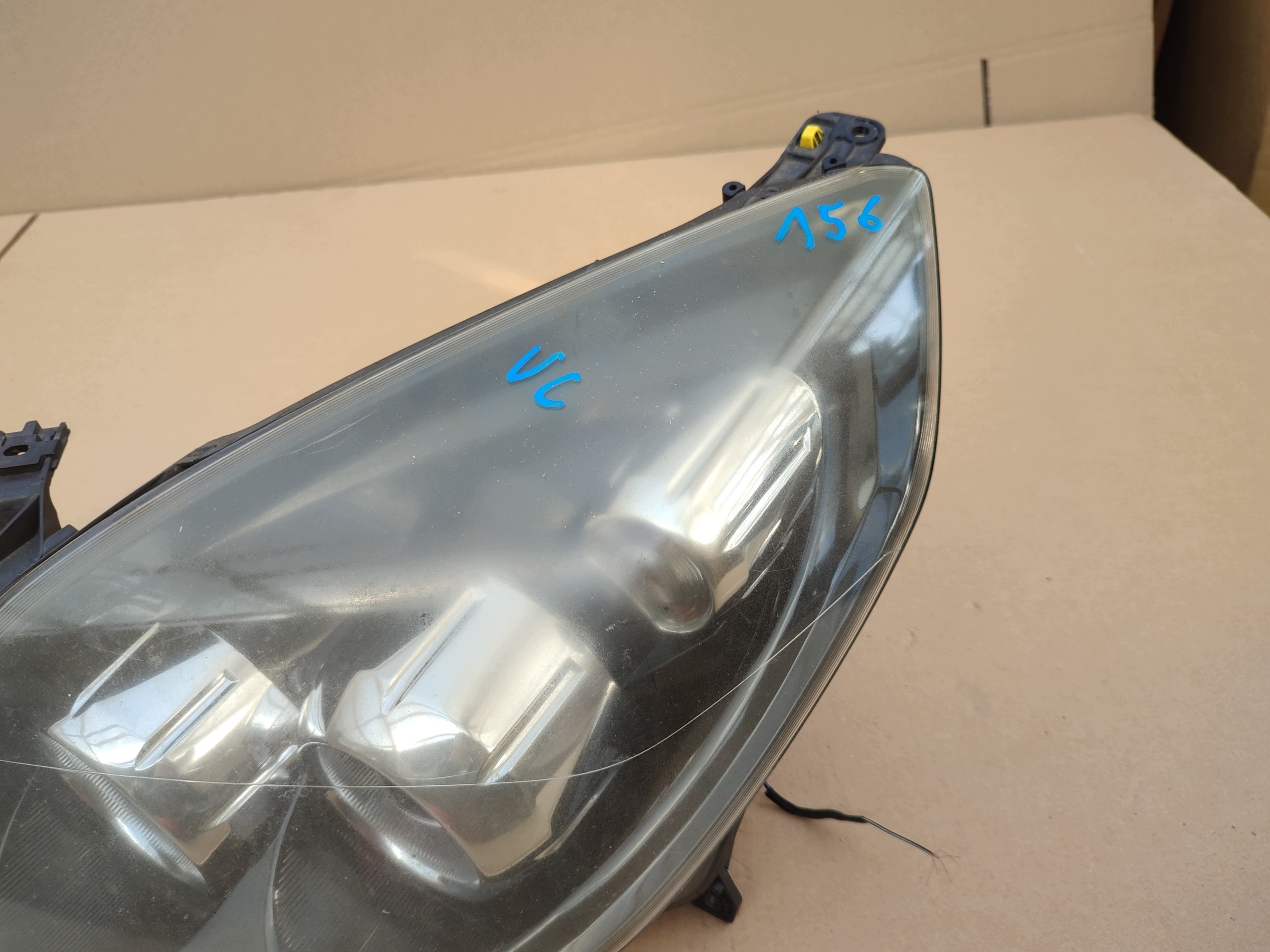 REFLEKTOR light left front front OPEL VECTRA C SIGNUM LIFT 13170919