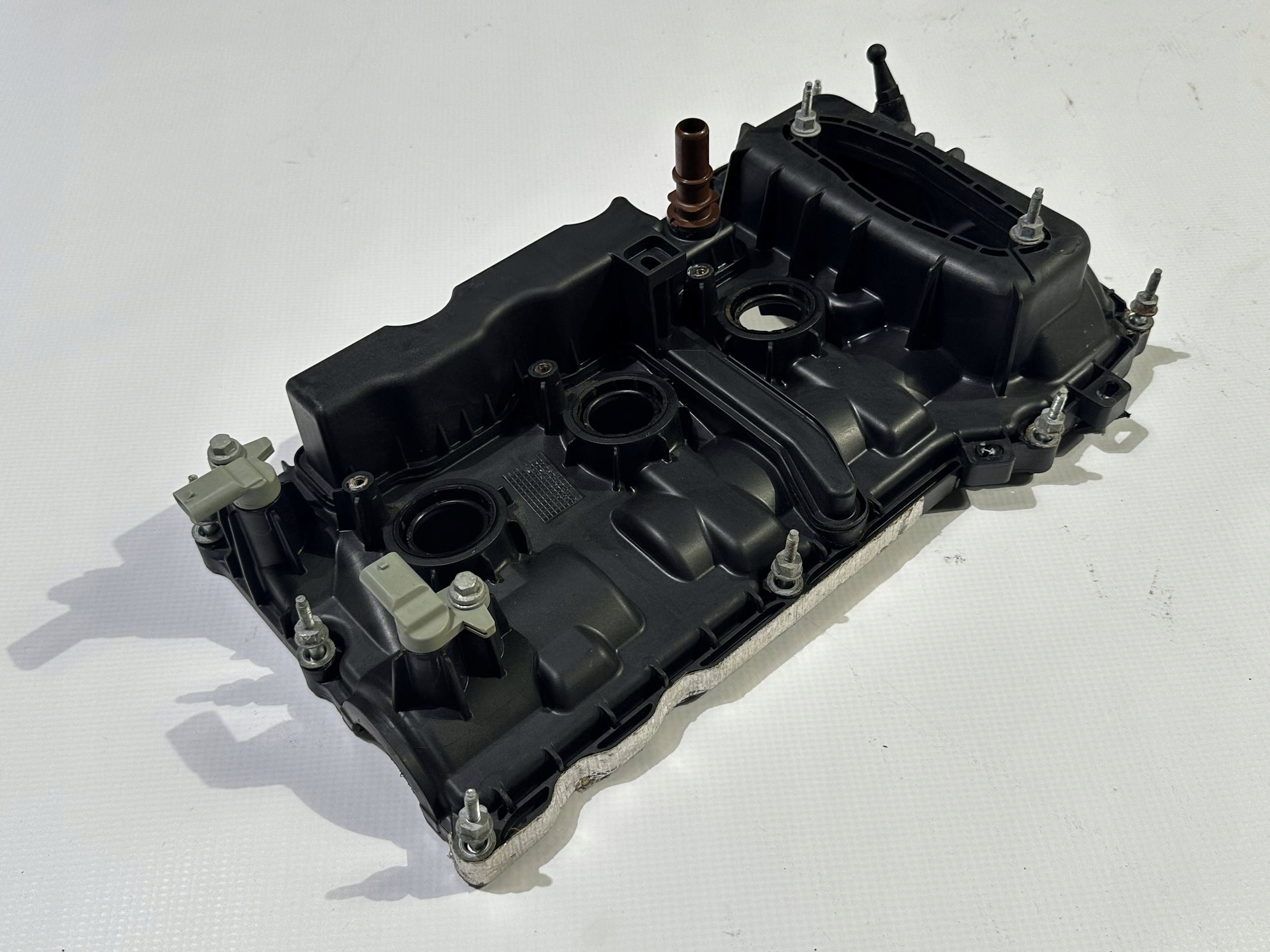 Abdeckung des Kopfes der Ventile rechts Lincoln Continental 3.0 2017+