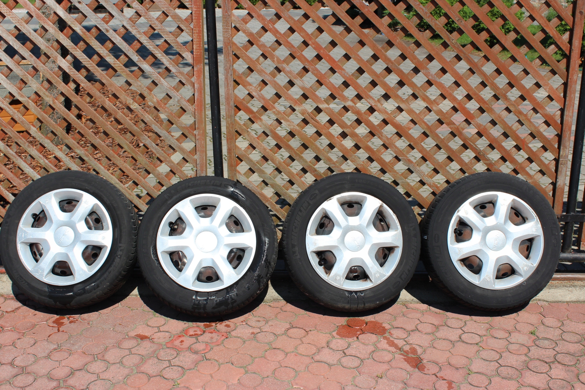 Felgi Koła Kołpaki Dacia Dokker 185/65 R15