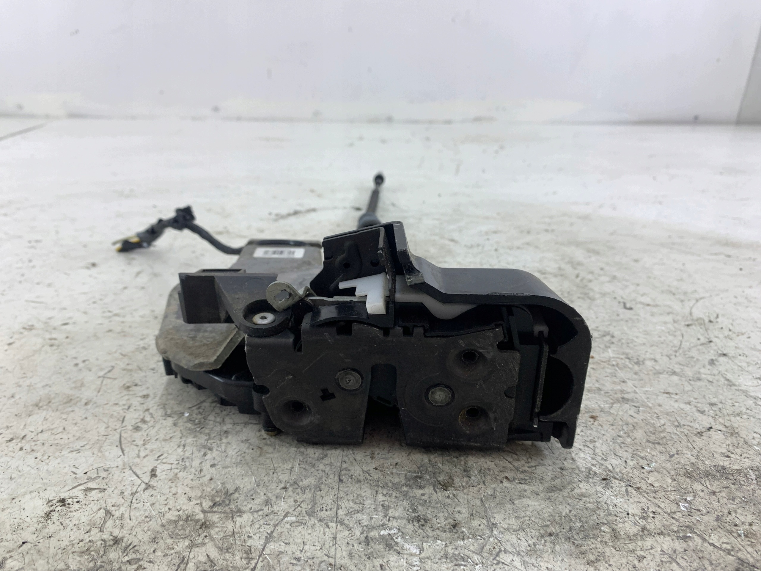 VOLVO V50 and lock door left rear part 30753667