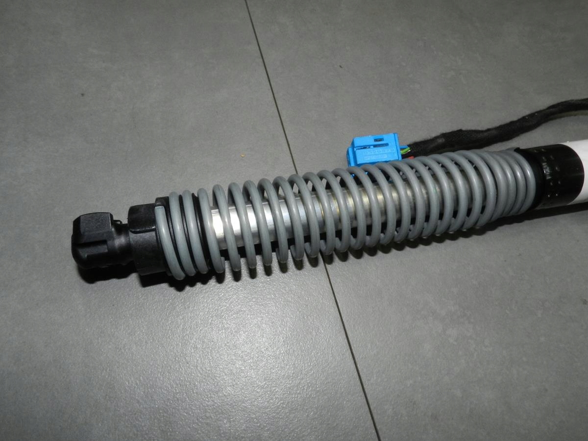 BMW 7 G12 Dämpfer heckklappe heck 7357110