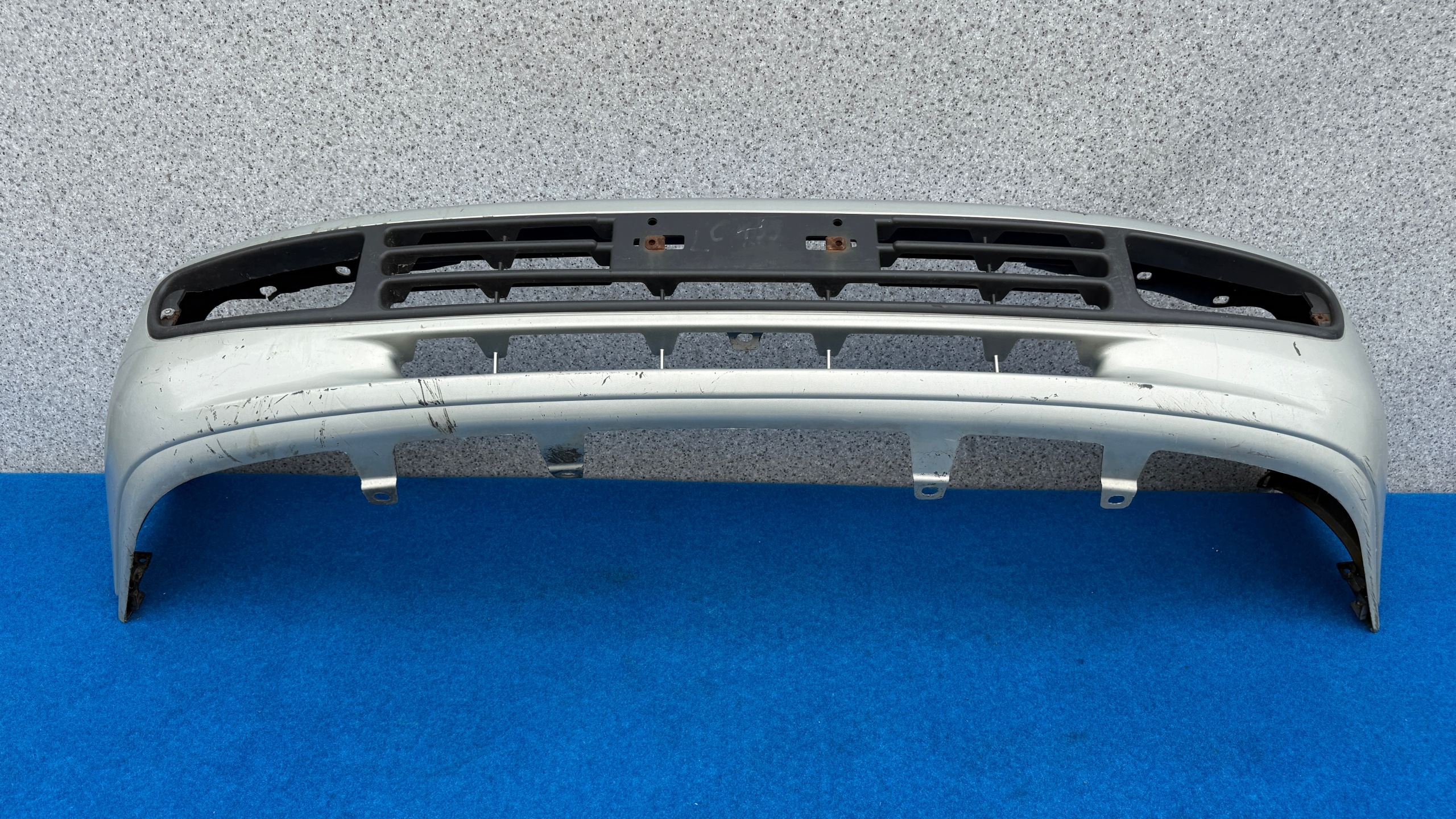 MITSUBISHI SPACE WAGON bumper front 92-98 ROK MR170147 CA66
