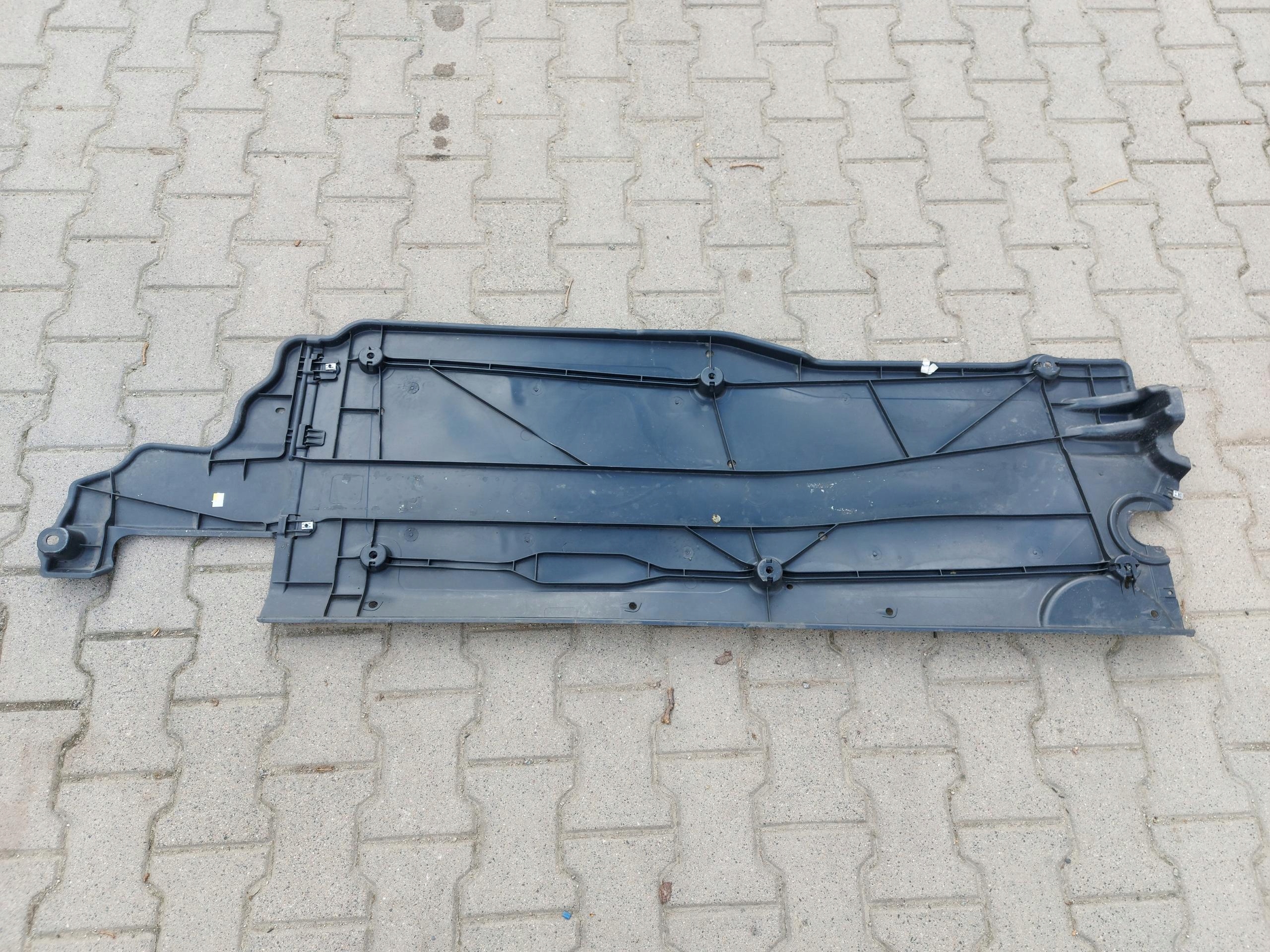 SKODA SCALA cover chassis right 2Q0825202