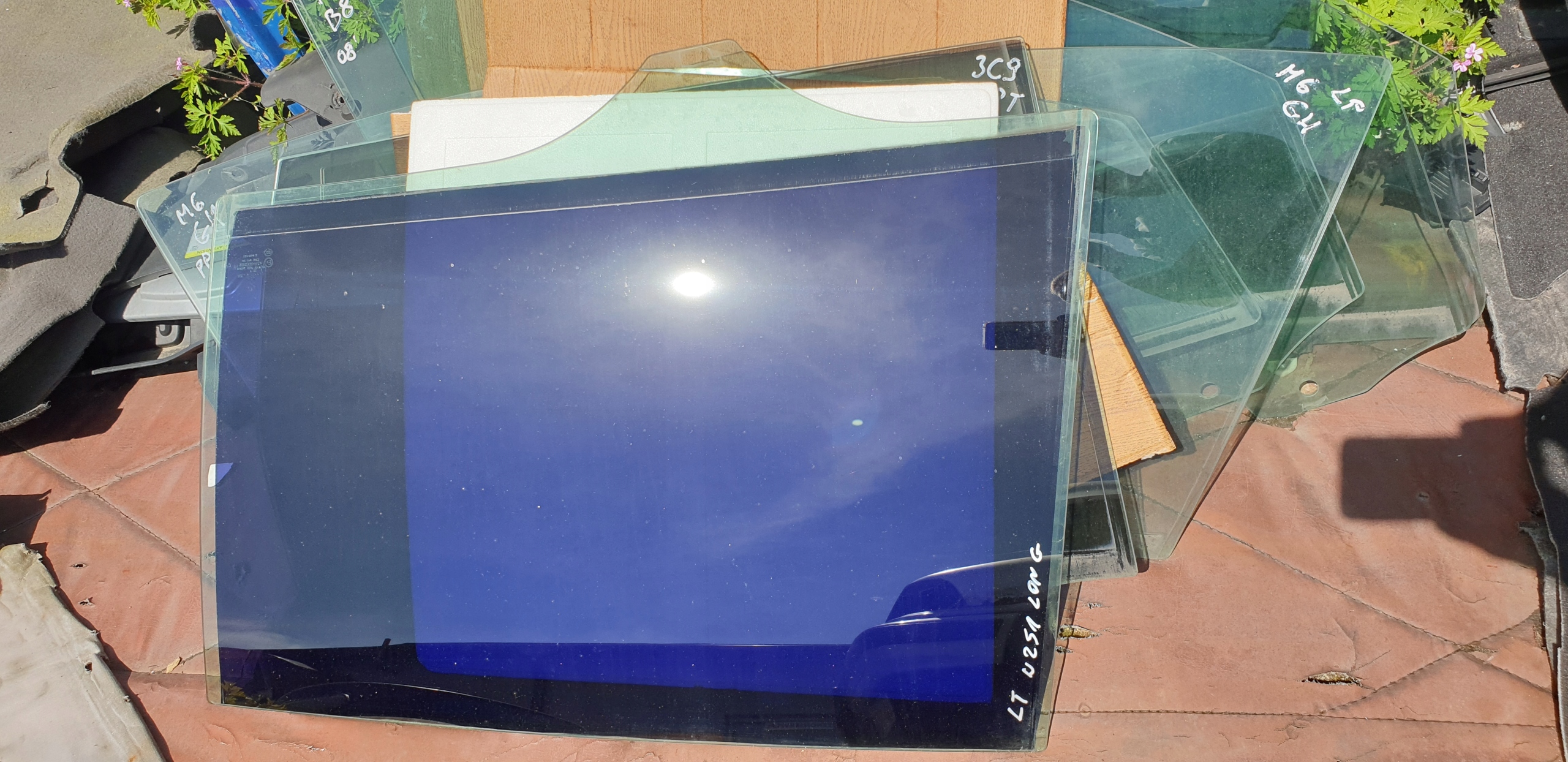 Скло AS2 ліве заднє MERCEDES R W251 long оригінал