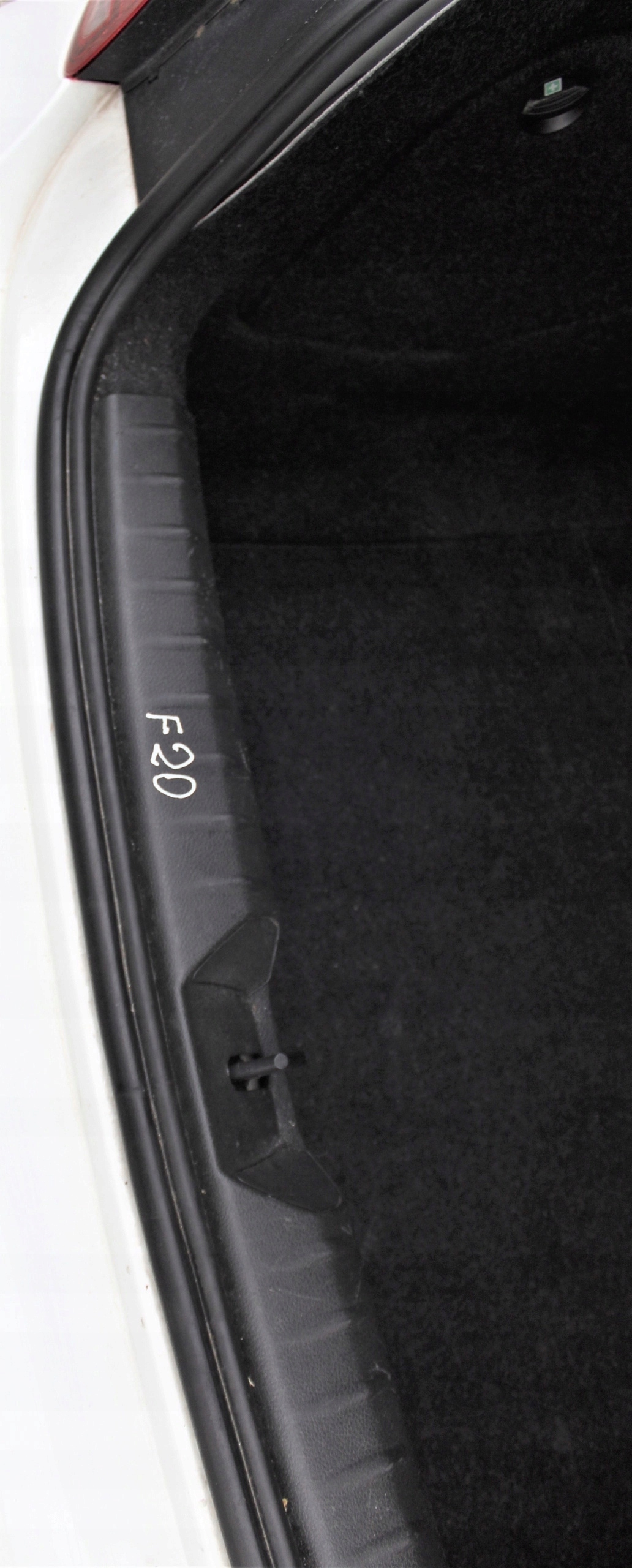 GUMOWA USZCZELKA KLAPY BAGAŻNIKA BMW F20 Typ samochodu Samochody osobowe