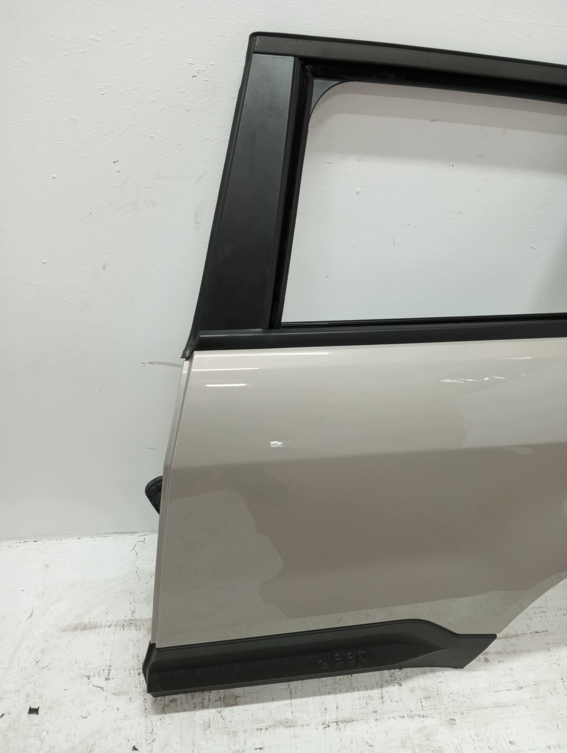 door left rear. JEEP AVENGER 25R
