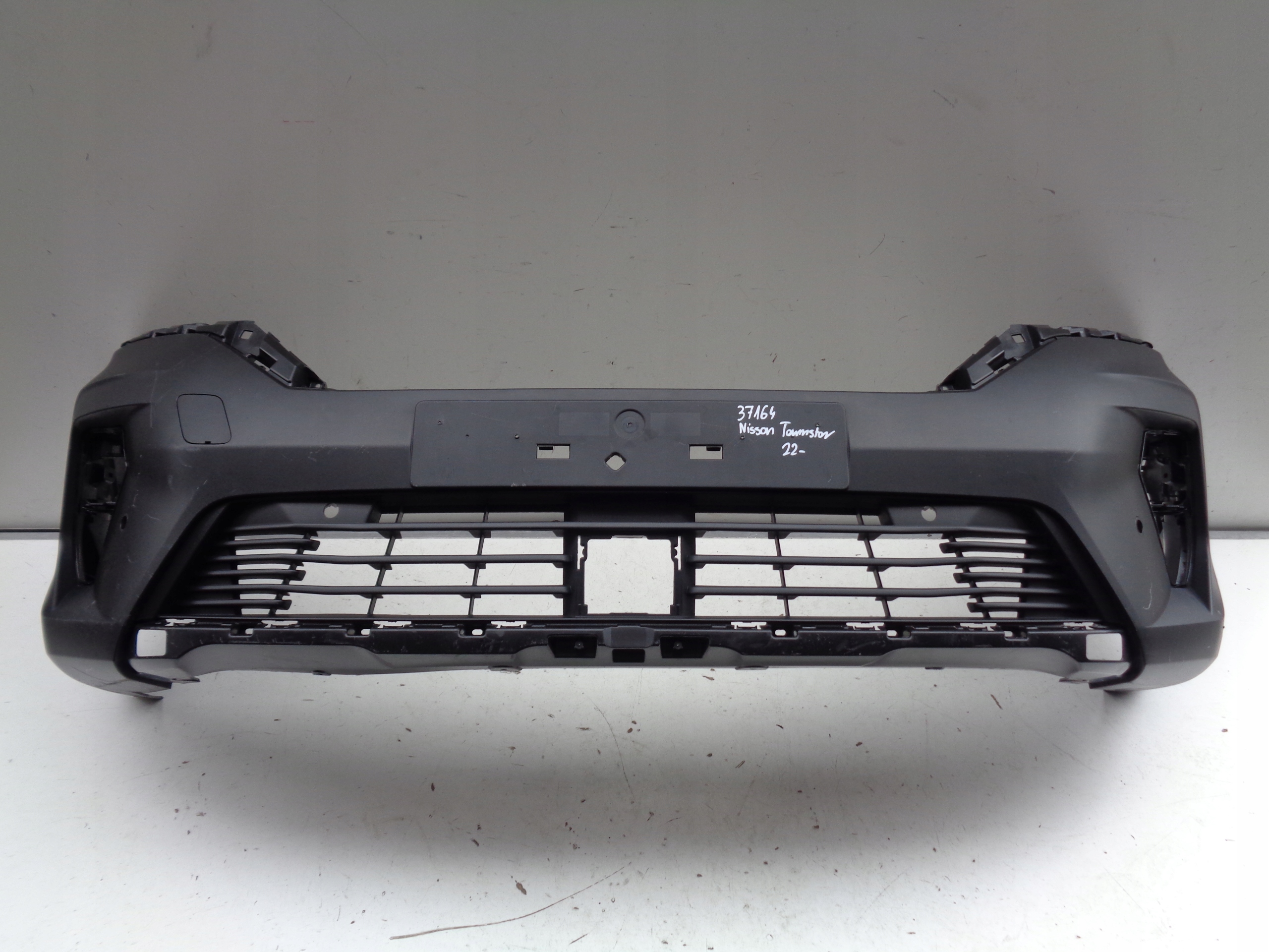 front bumper NISSAN TOWNSTAR 22- NR 37164