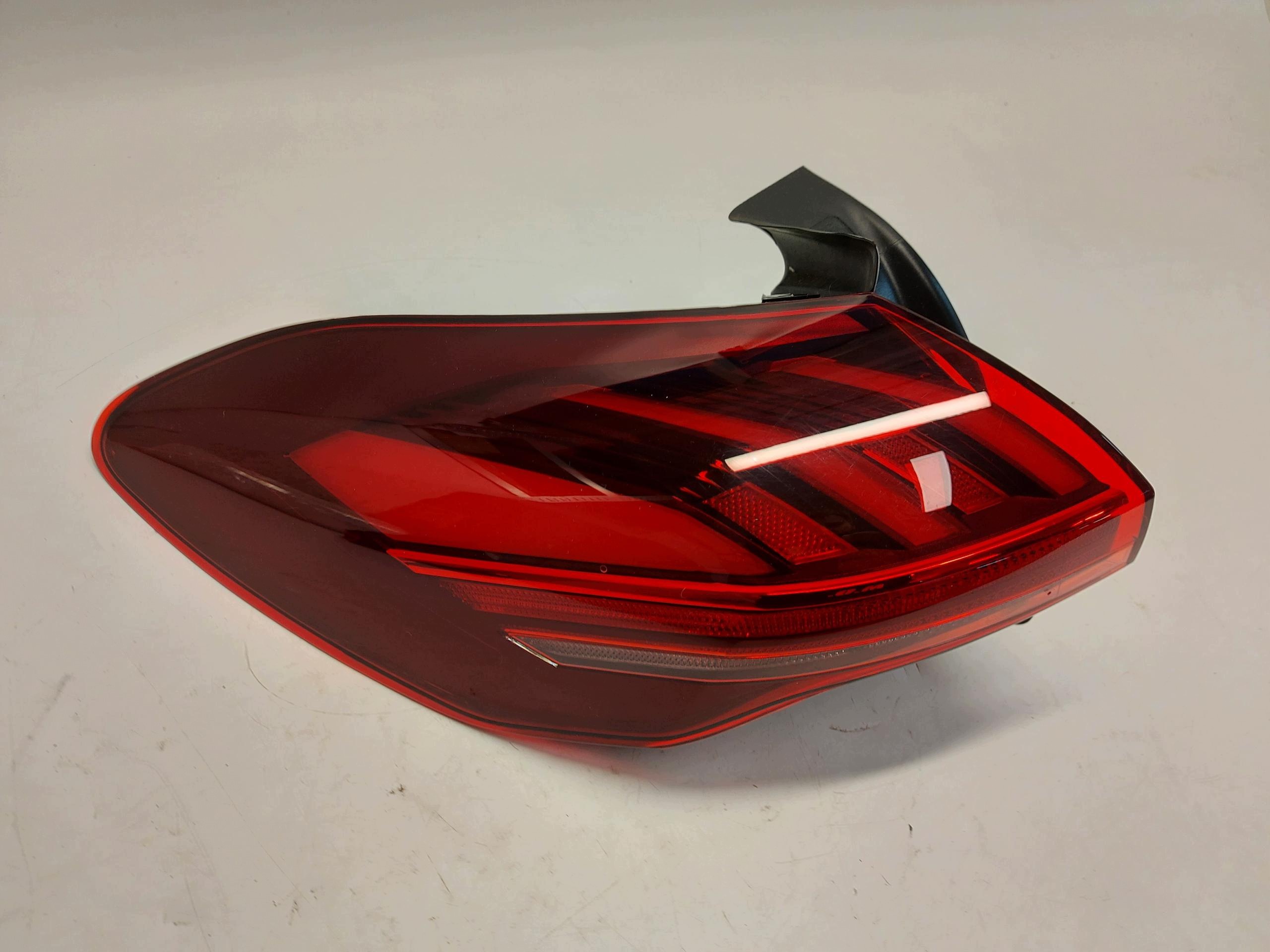 AUDI A5 8B3 B10 AVANT light rear part left 8B3945091