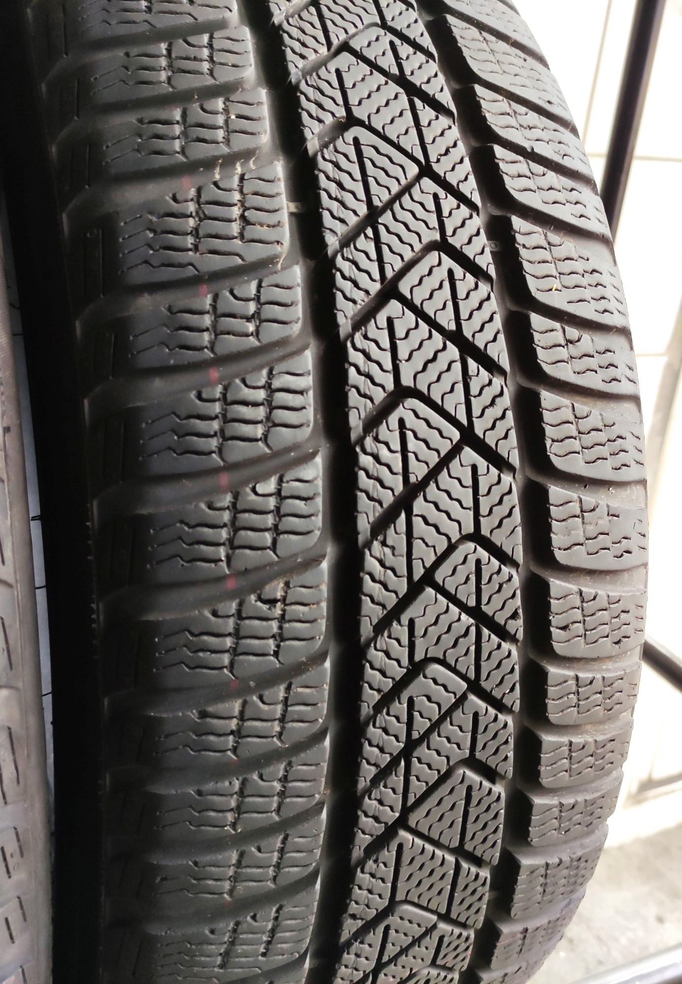 Opona 225/55/17 Pirelli 6,37mm 2szt.=450zł Z Marka Pirelli