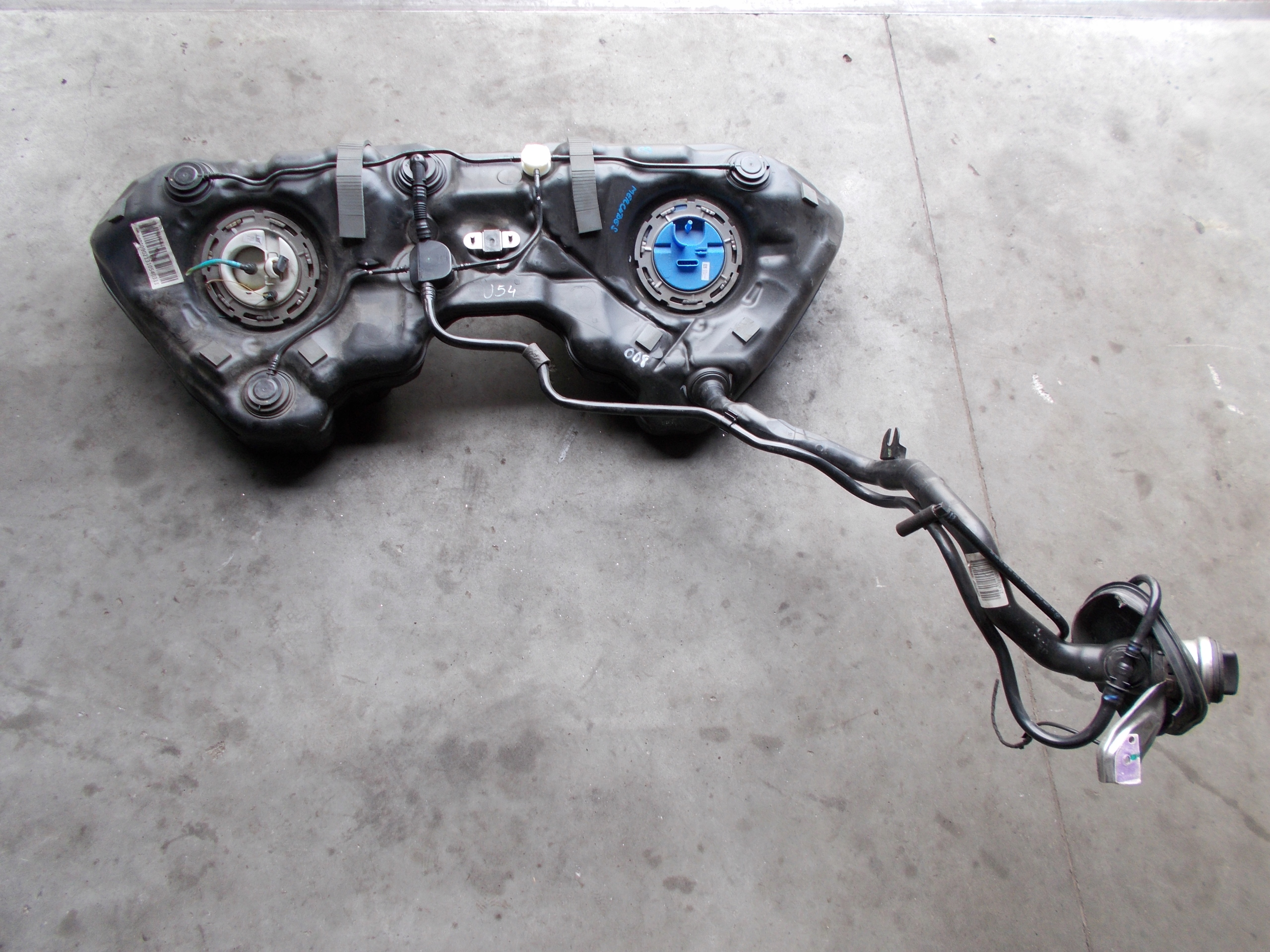 A2044700902 - Паливний бак MERCEDES E-Class W207