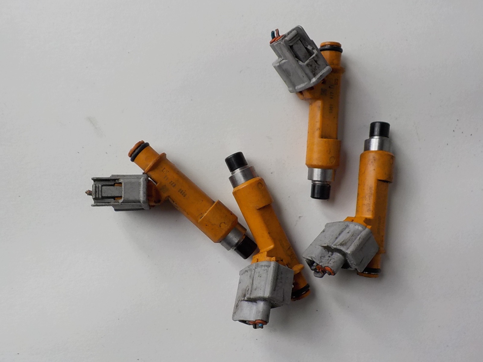 SUZUKI IGNIS 1.3 16V B ORG injector 008082213