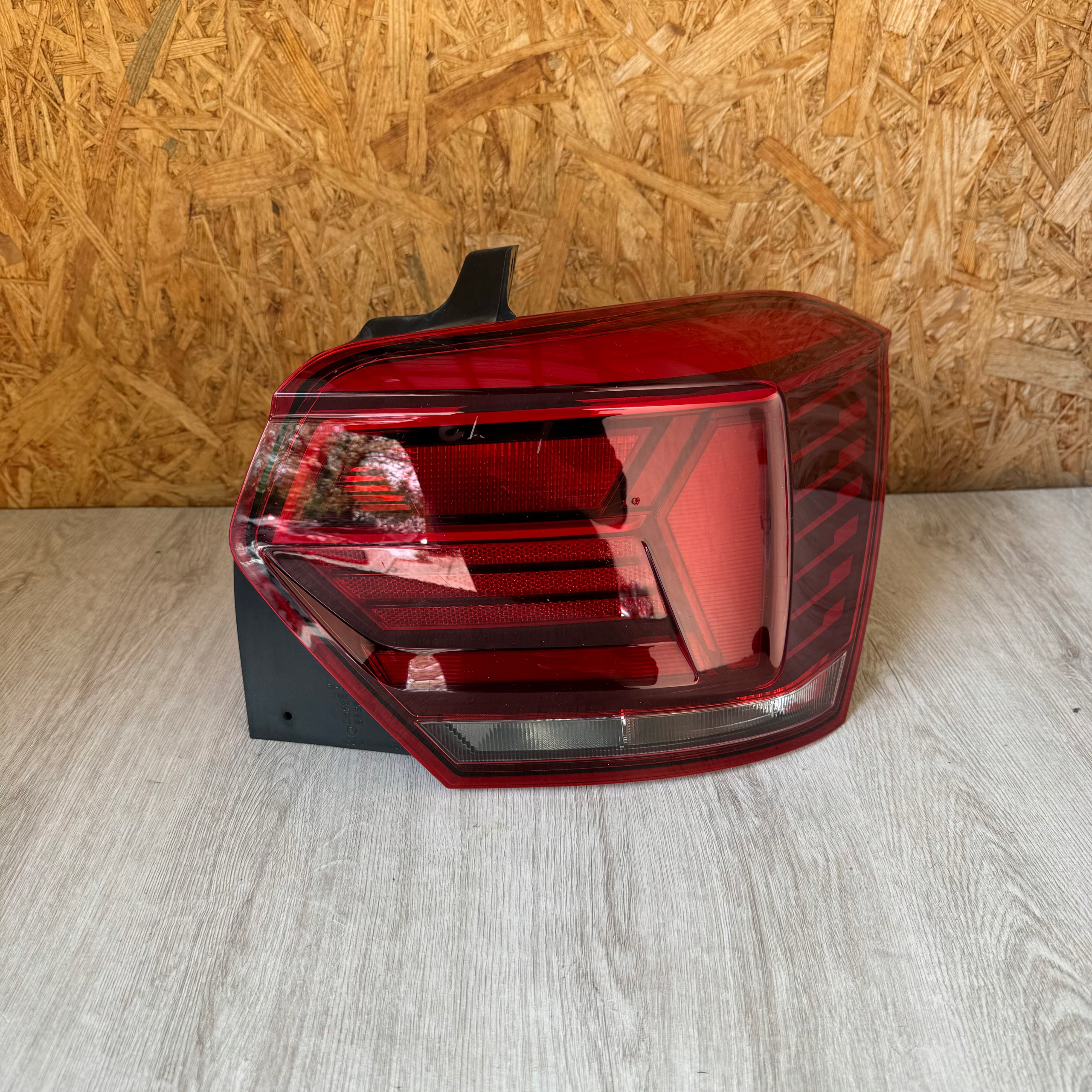 VW Polo 2G0 Rückleuchte 2G0945096B Rearlamp - Thumbnail 1