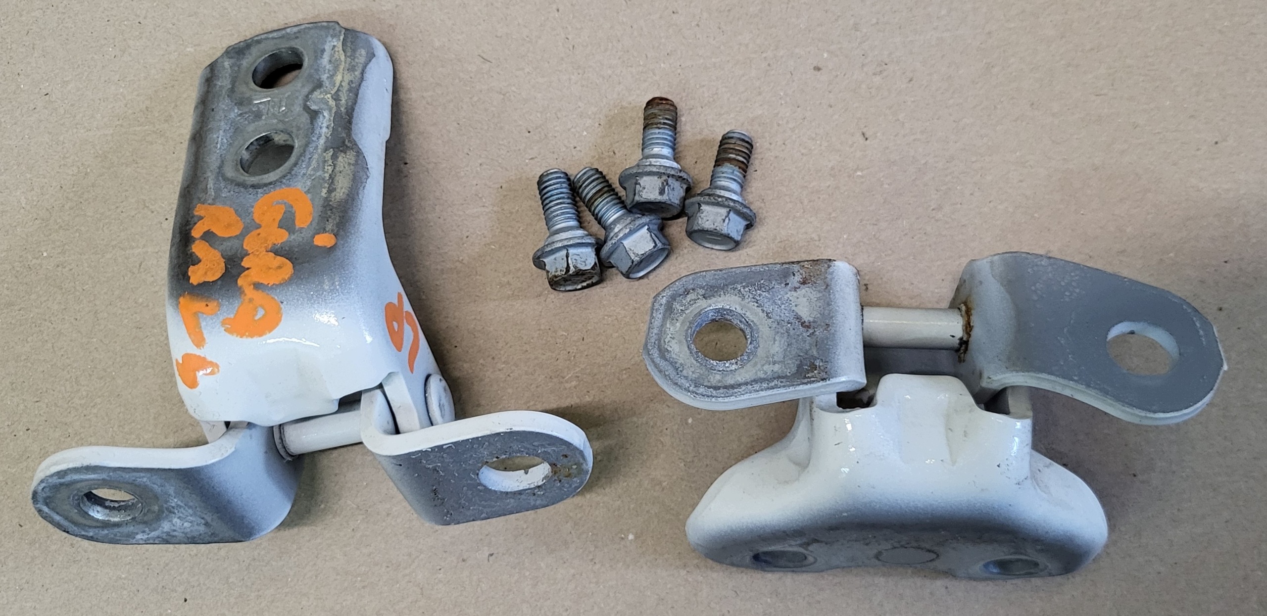 hinge Z door left front GORA DOL TOYOTA RAV4 V OE EU