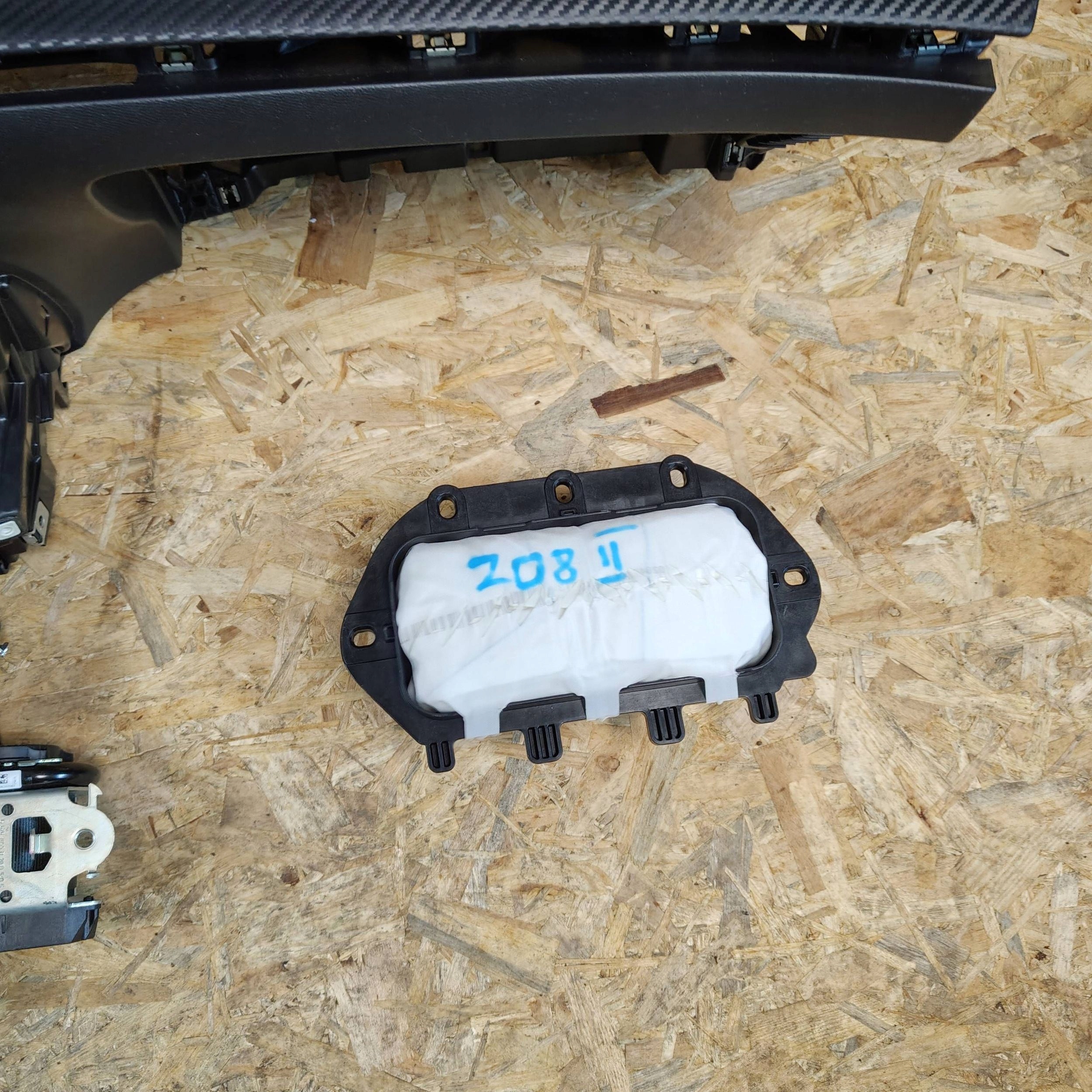 dashboard instrument panel Komplet Peugeot 208 II 2008 II GT LINE