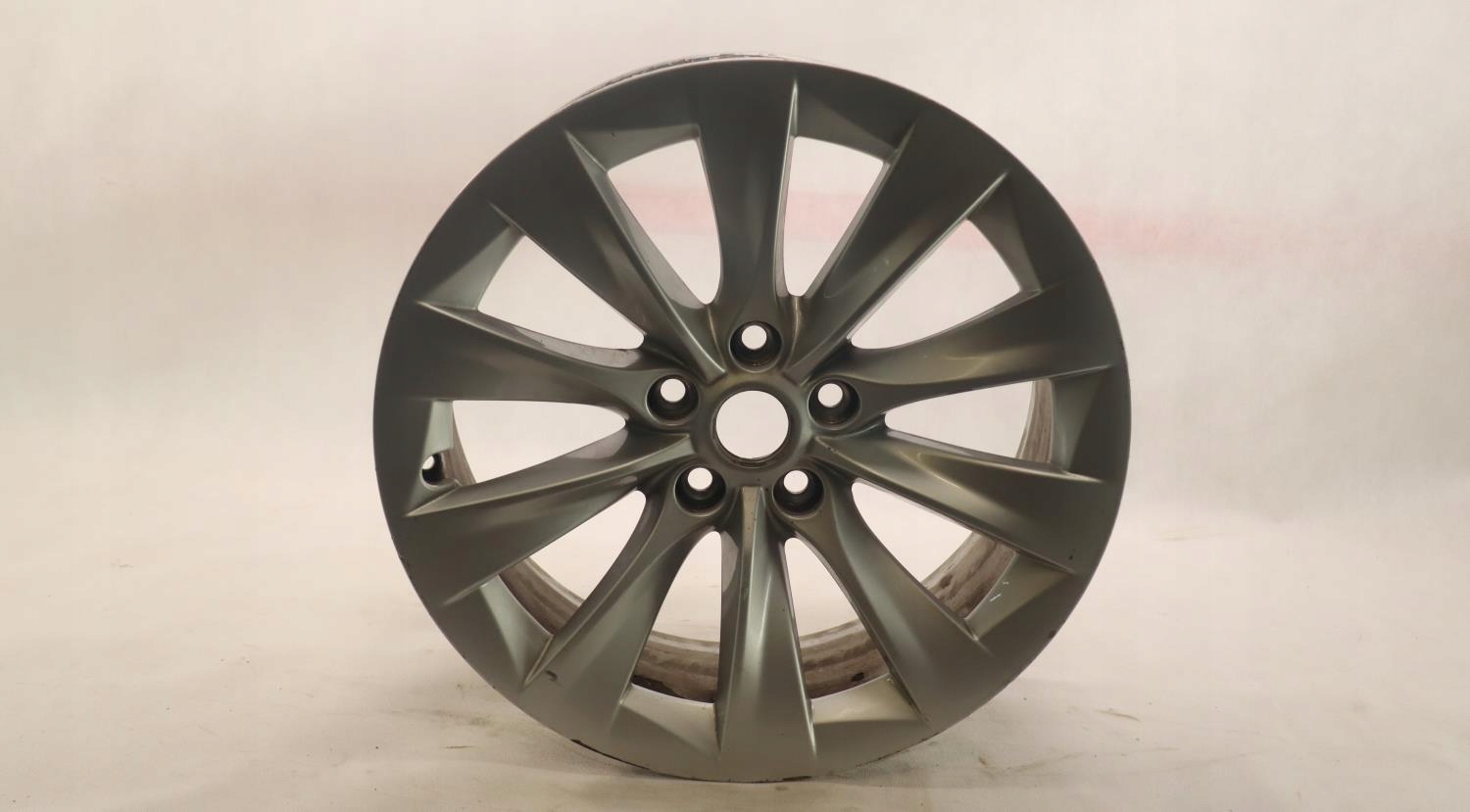 TESLA MODEL S FELGA 19X8J ET40 1059337-00-A Wykończenie CH - chromowane