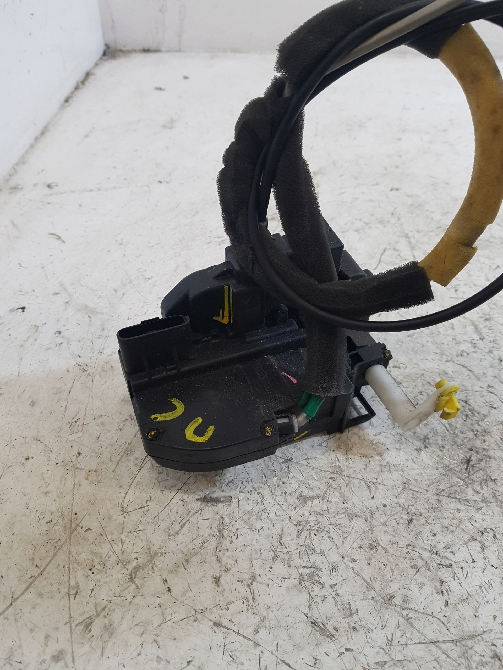 lock door left front NISSAN MICRA K12 3 PINY