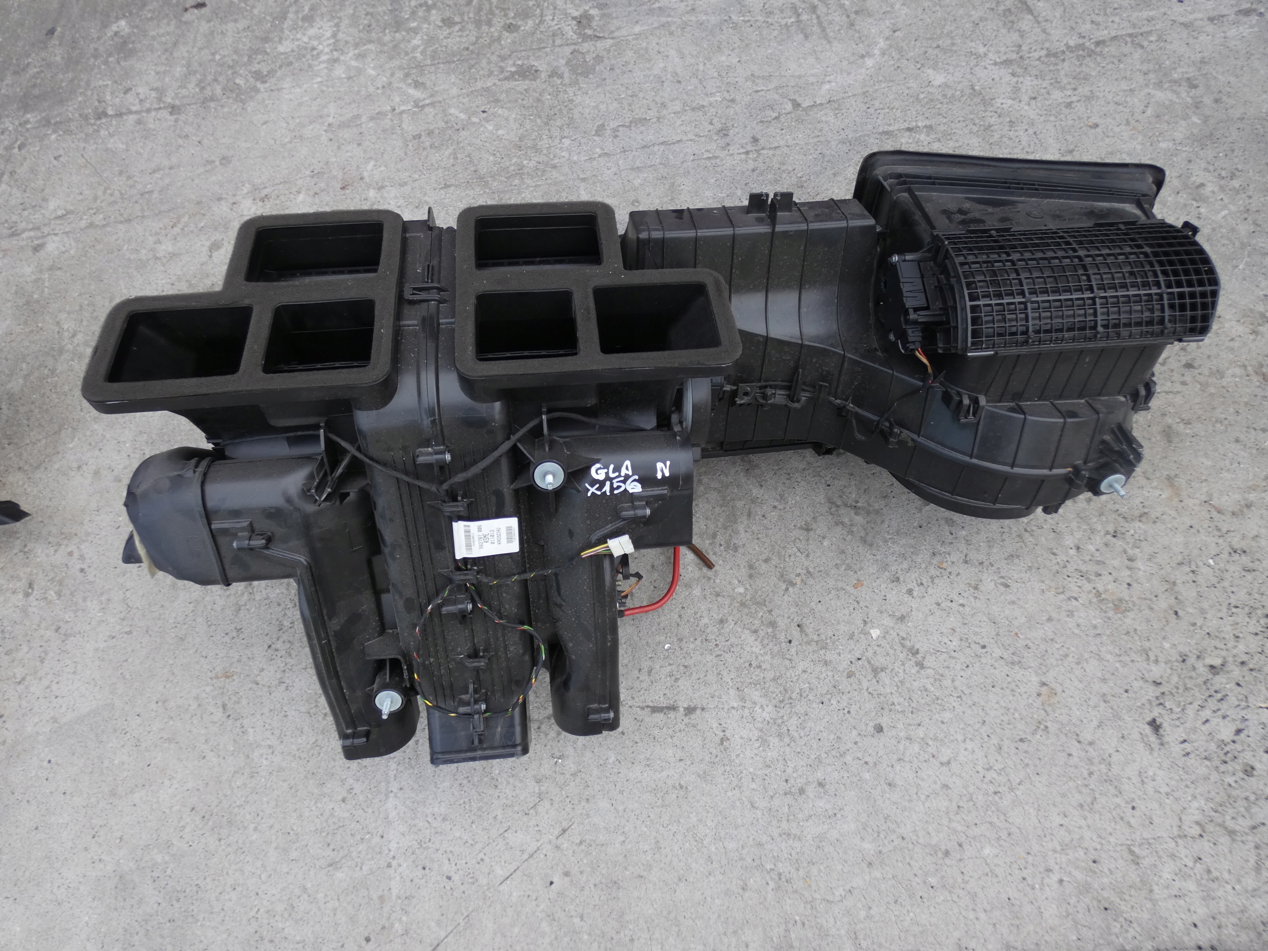 ohřívač MERCEDES GLA W246 X156 A2468305101
