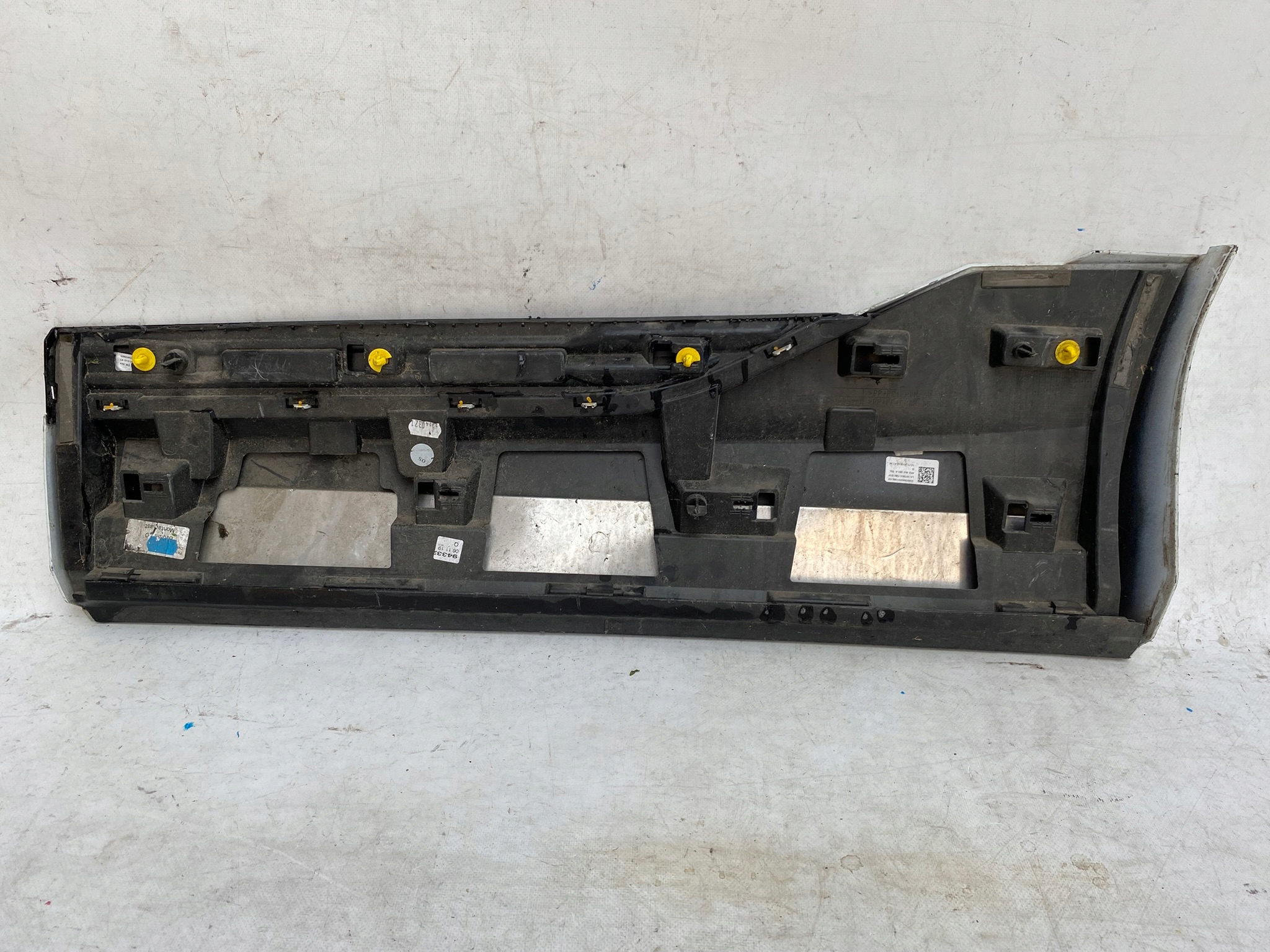 AUDI E-TRON 4KE 18- moulding door right rear part 4KE853970