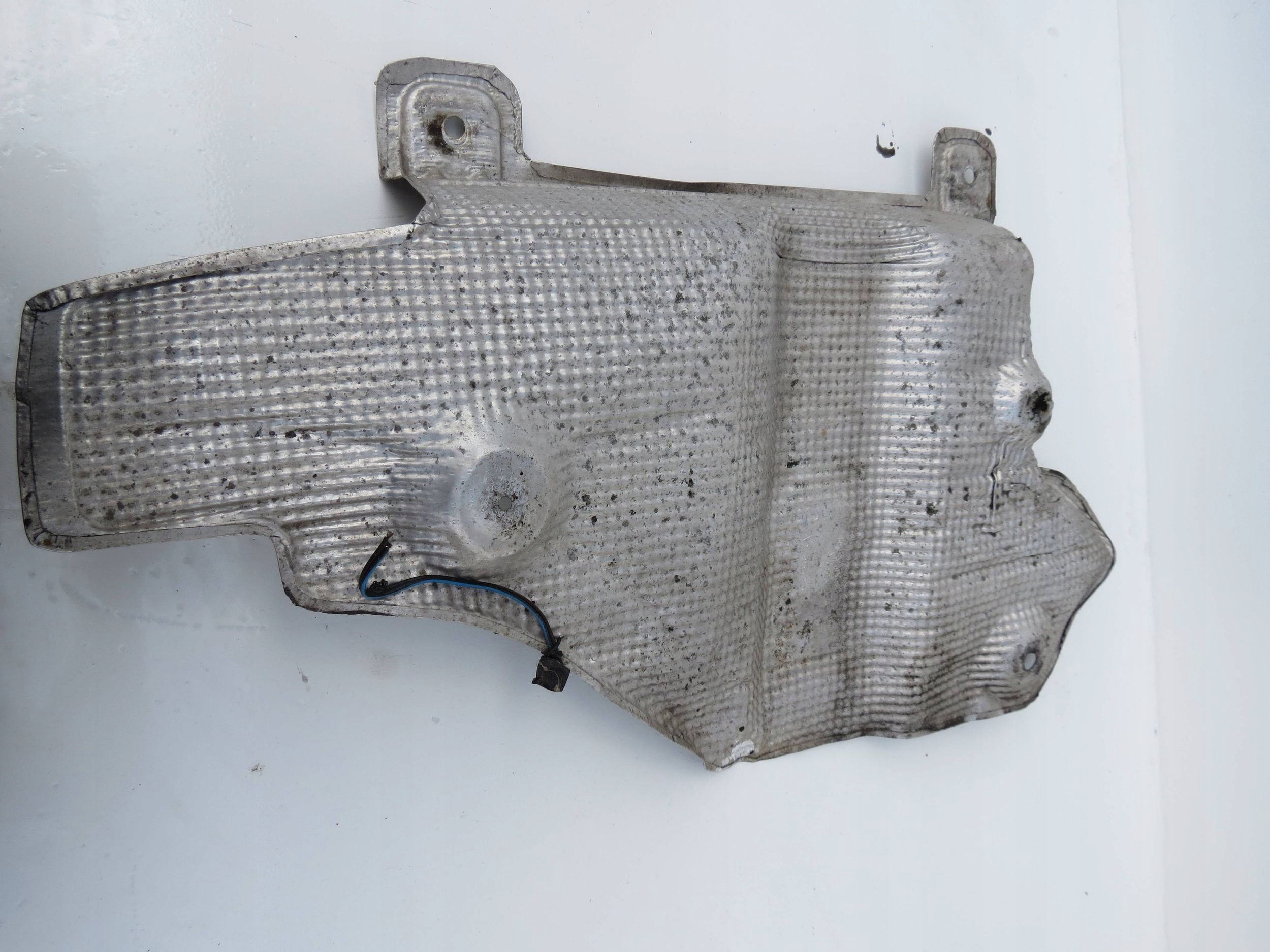 kryt TERMICZNA výfuku PORSCHE CAYENNE 7L0825681B