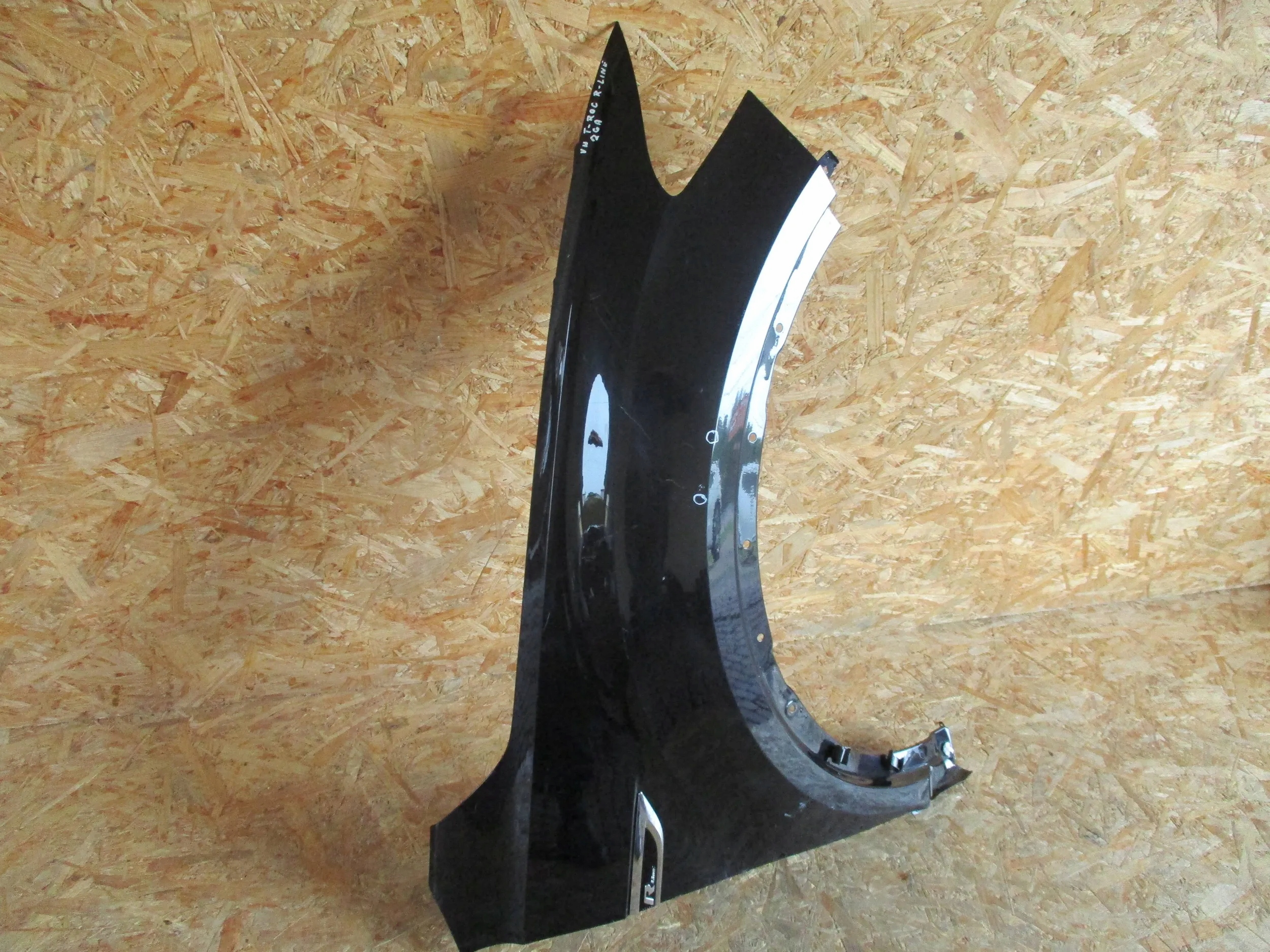 fender front front right VW T-ROC R-LINE 2GA