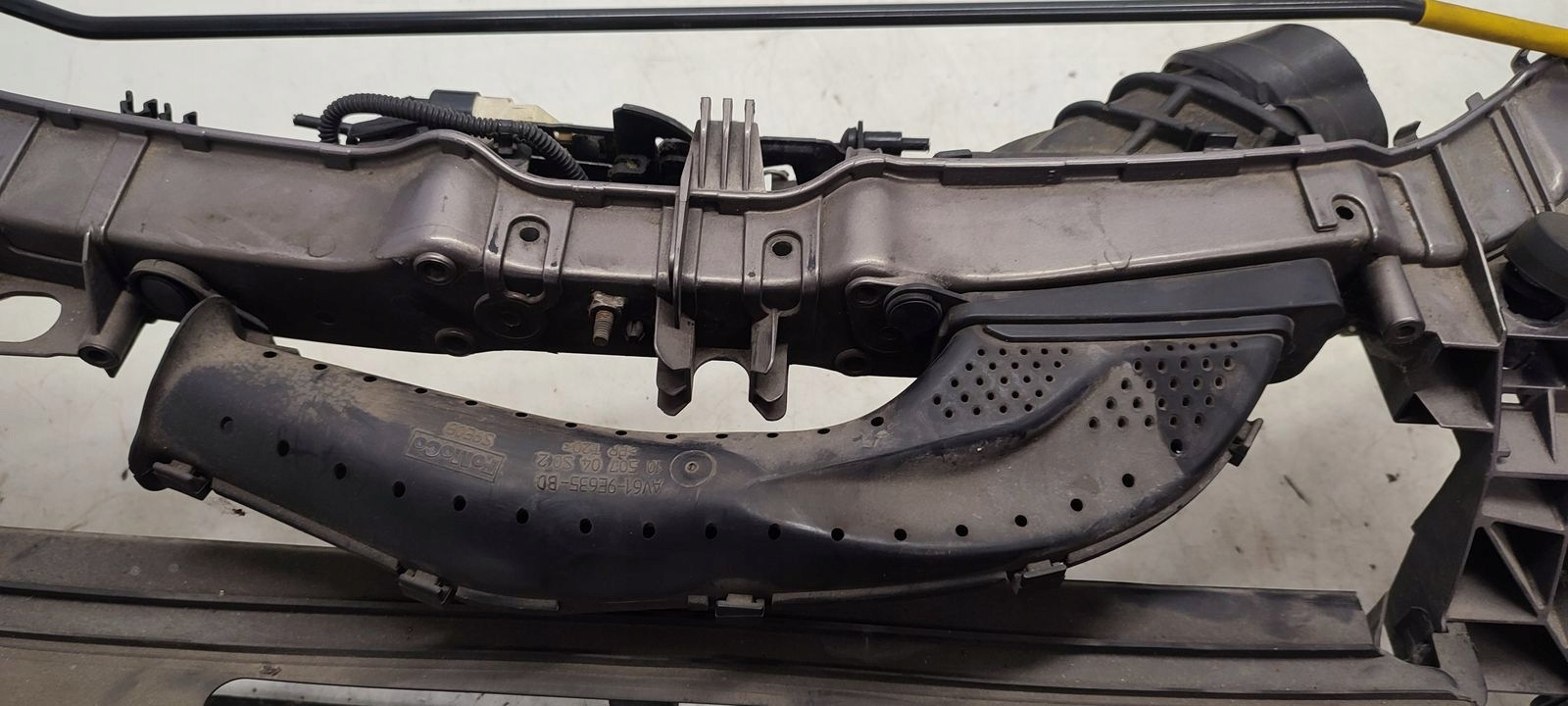 support panel for radiators pillar iron Ford Focus MK3 2,0 TDCI