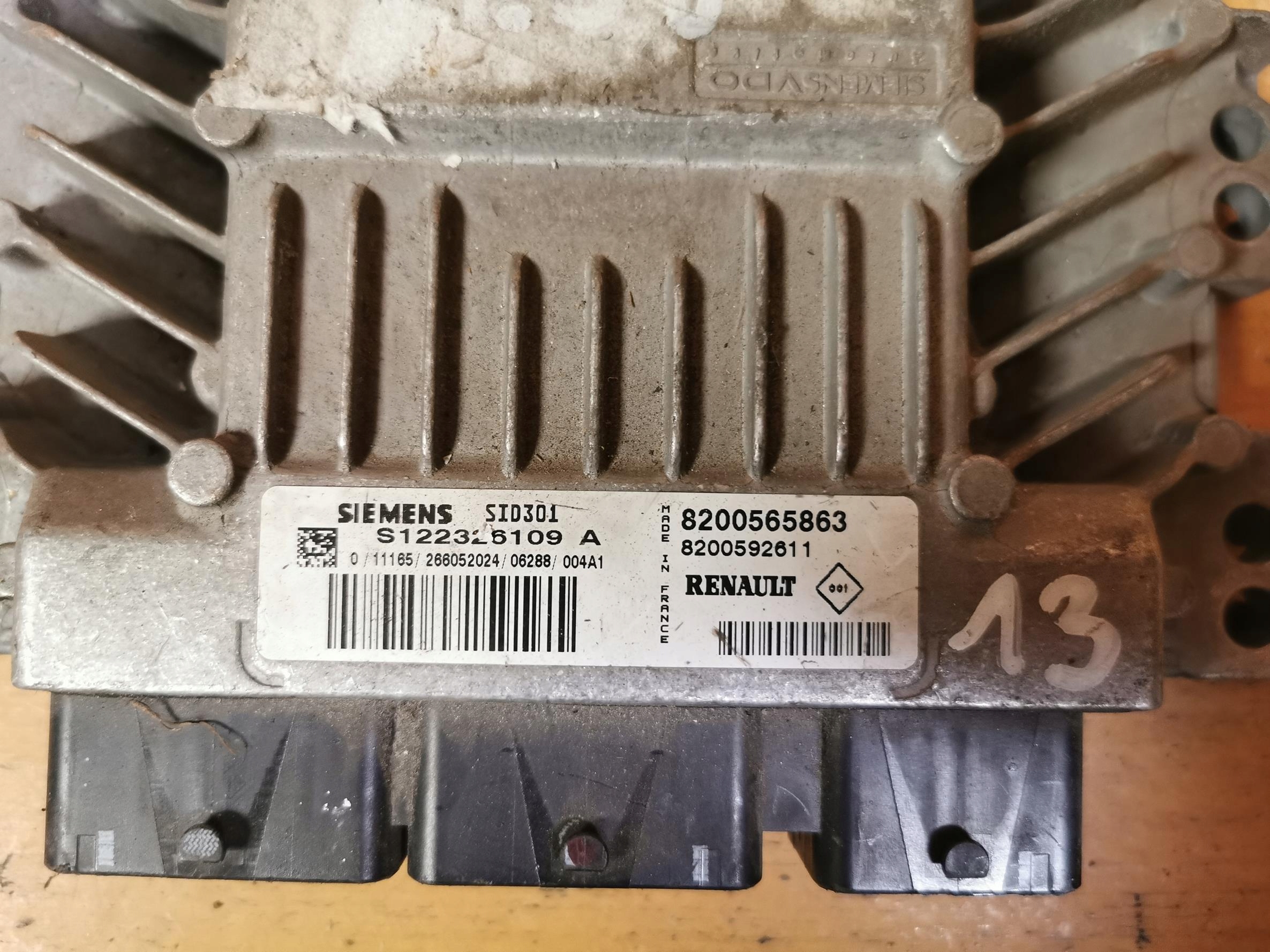 control unit computer of the engine RENAULT MEGANE II 1.5 DCI 106KM 8200565863