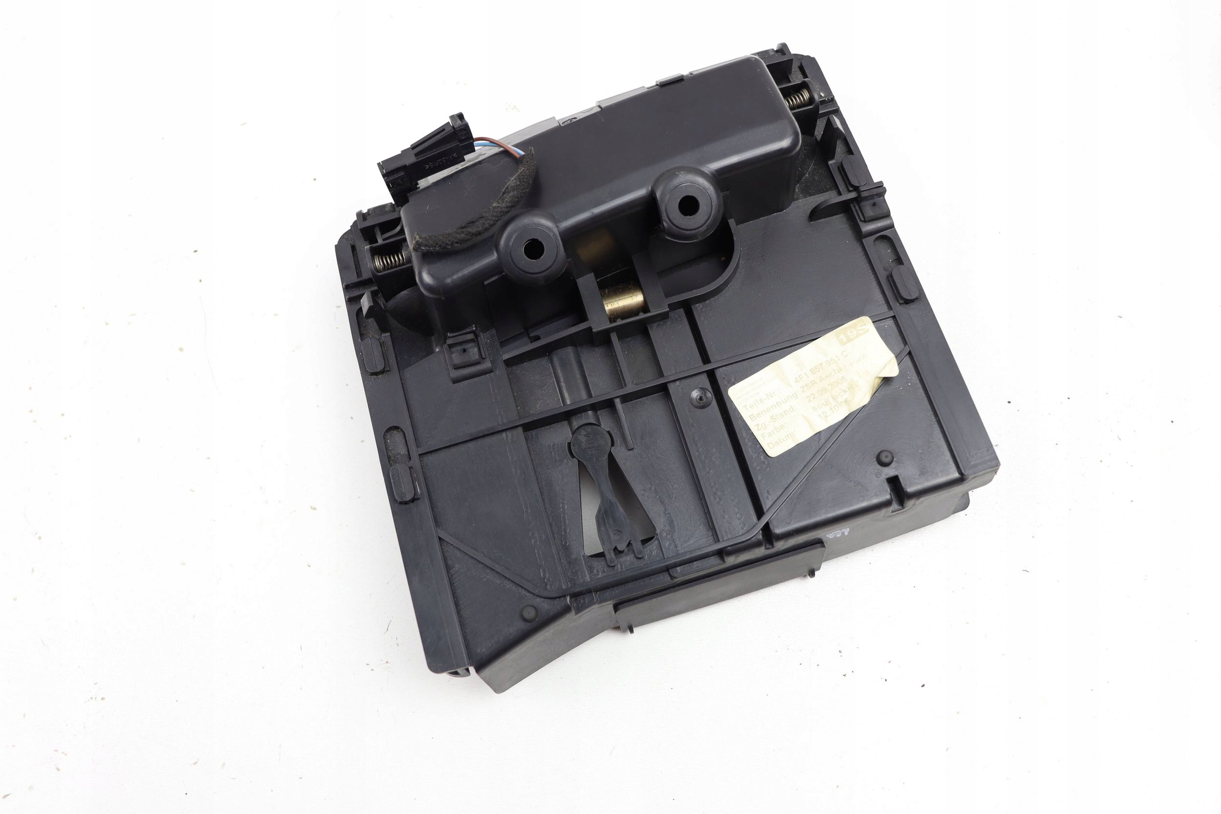 AUDI A6 C6 ashtray front front 4F1857951C 4F1857951
