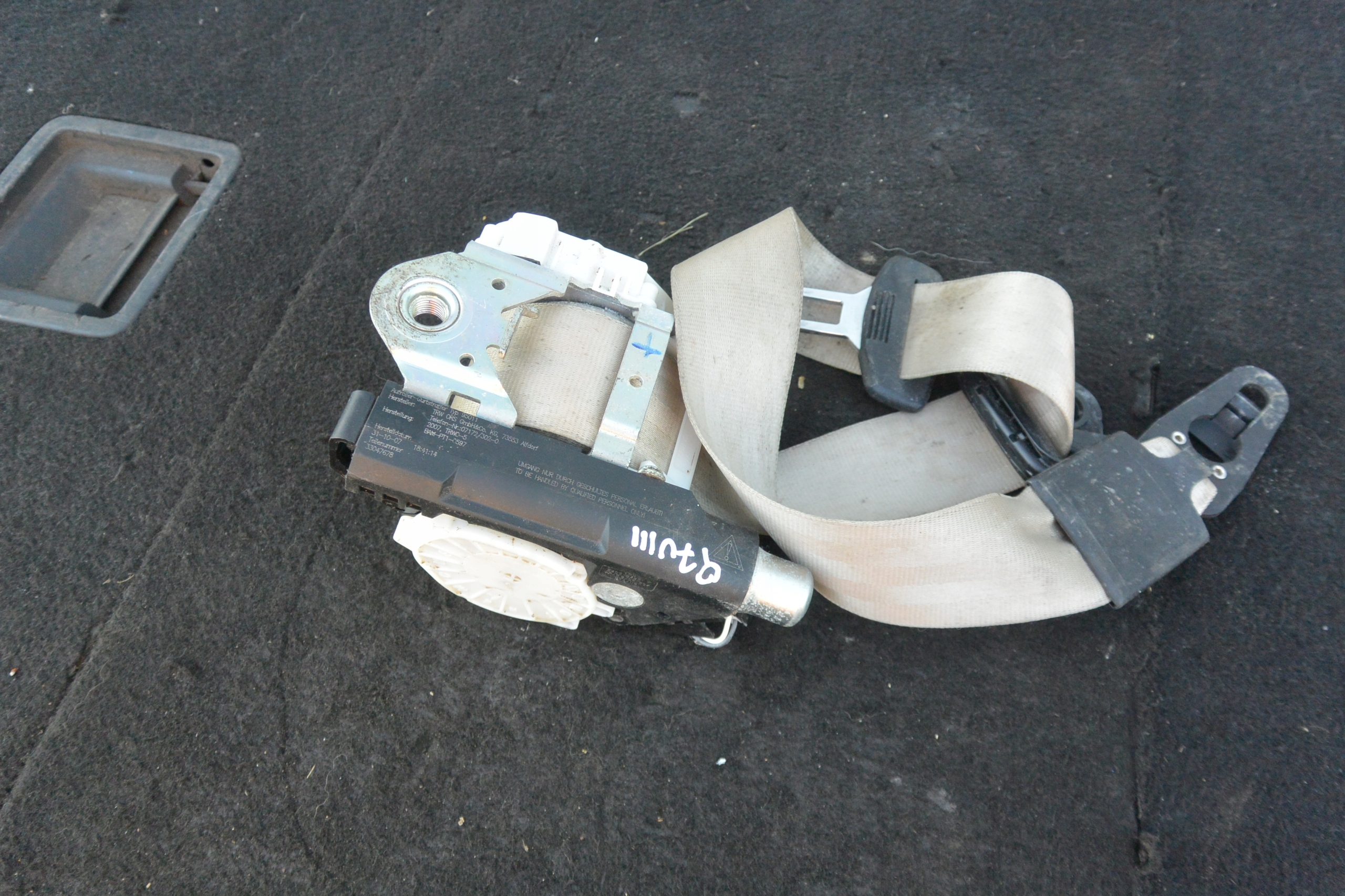 tension belt safety right front JASNY AUDI Q7 4L