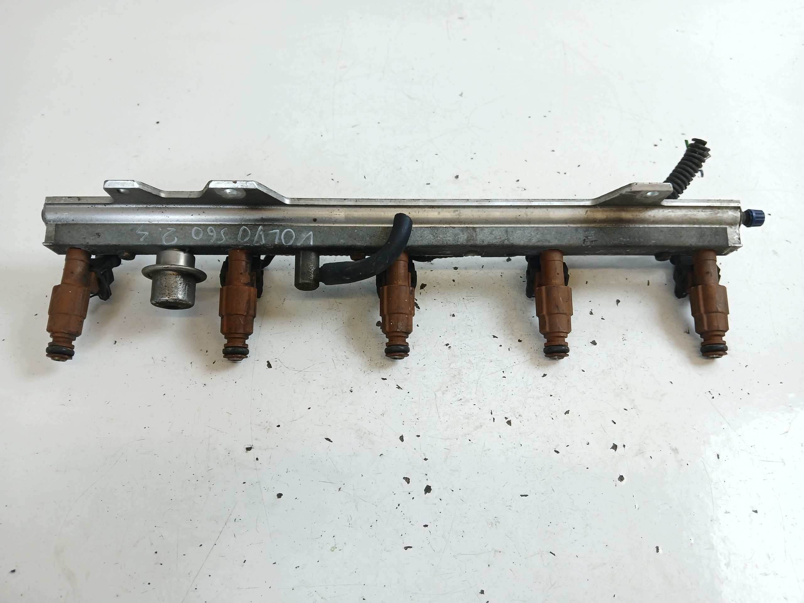 VOLVO S60 et 2.4 Rampe injection Injecteurs 0280155831