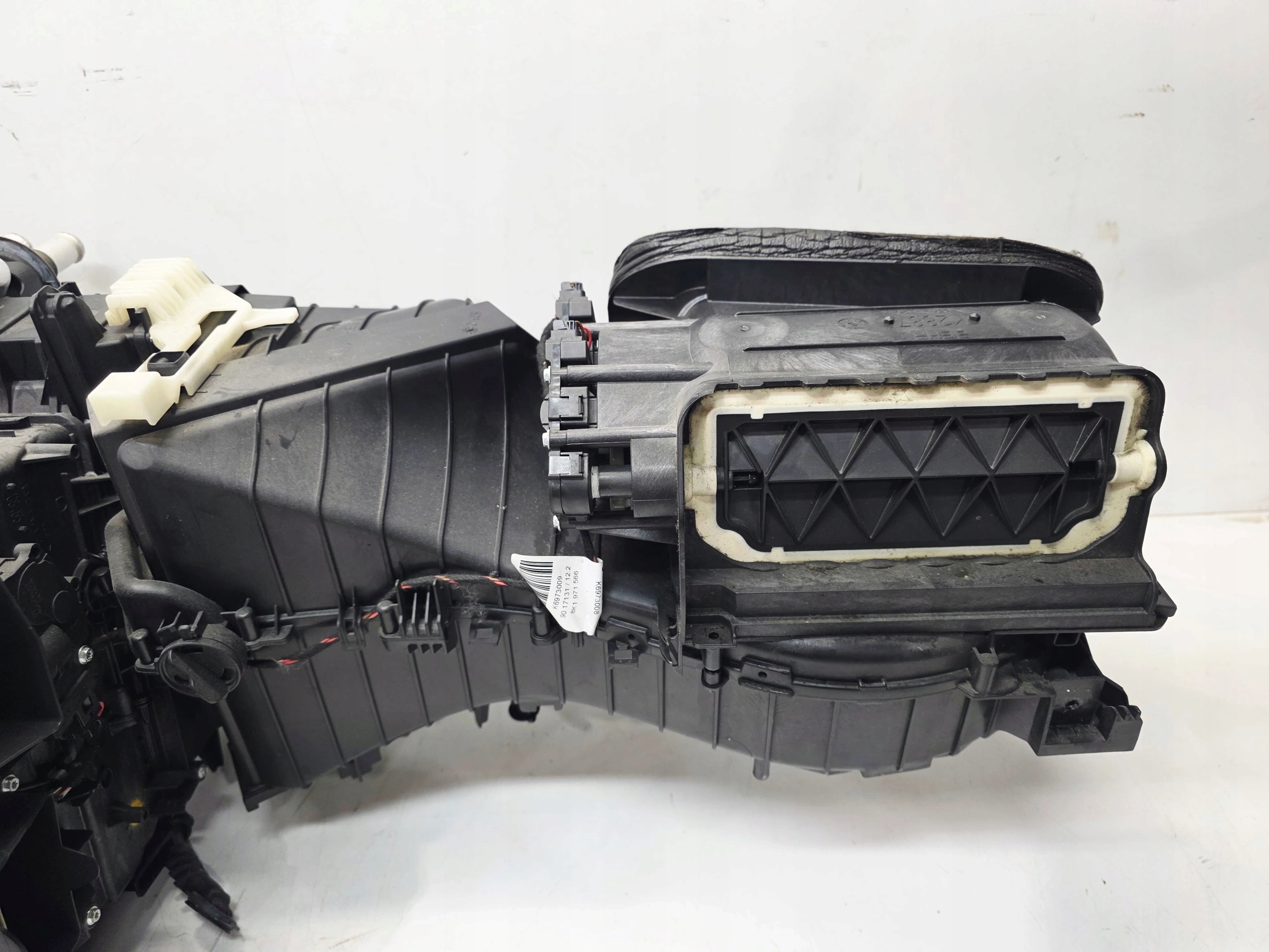 heater AUDI A4 B8 A5 8T 8K1820005AJ