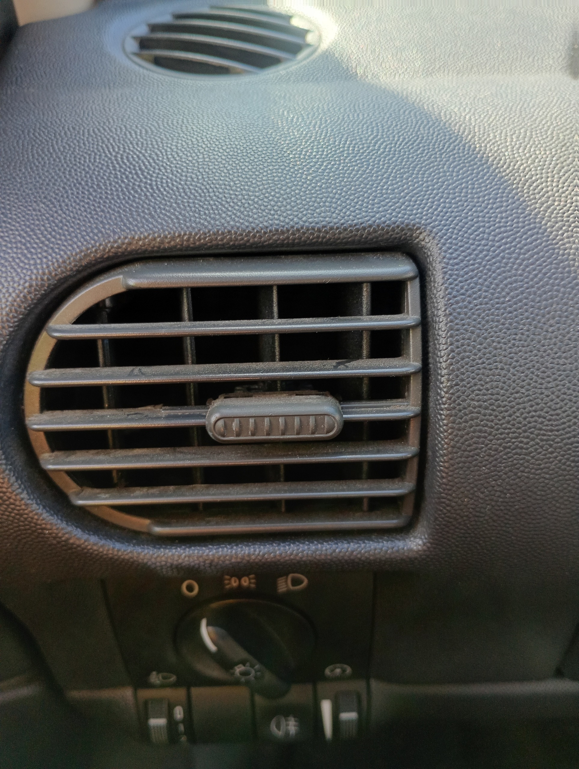 grid air conditioning devices air left driver´s Opel Corsa C 00-09