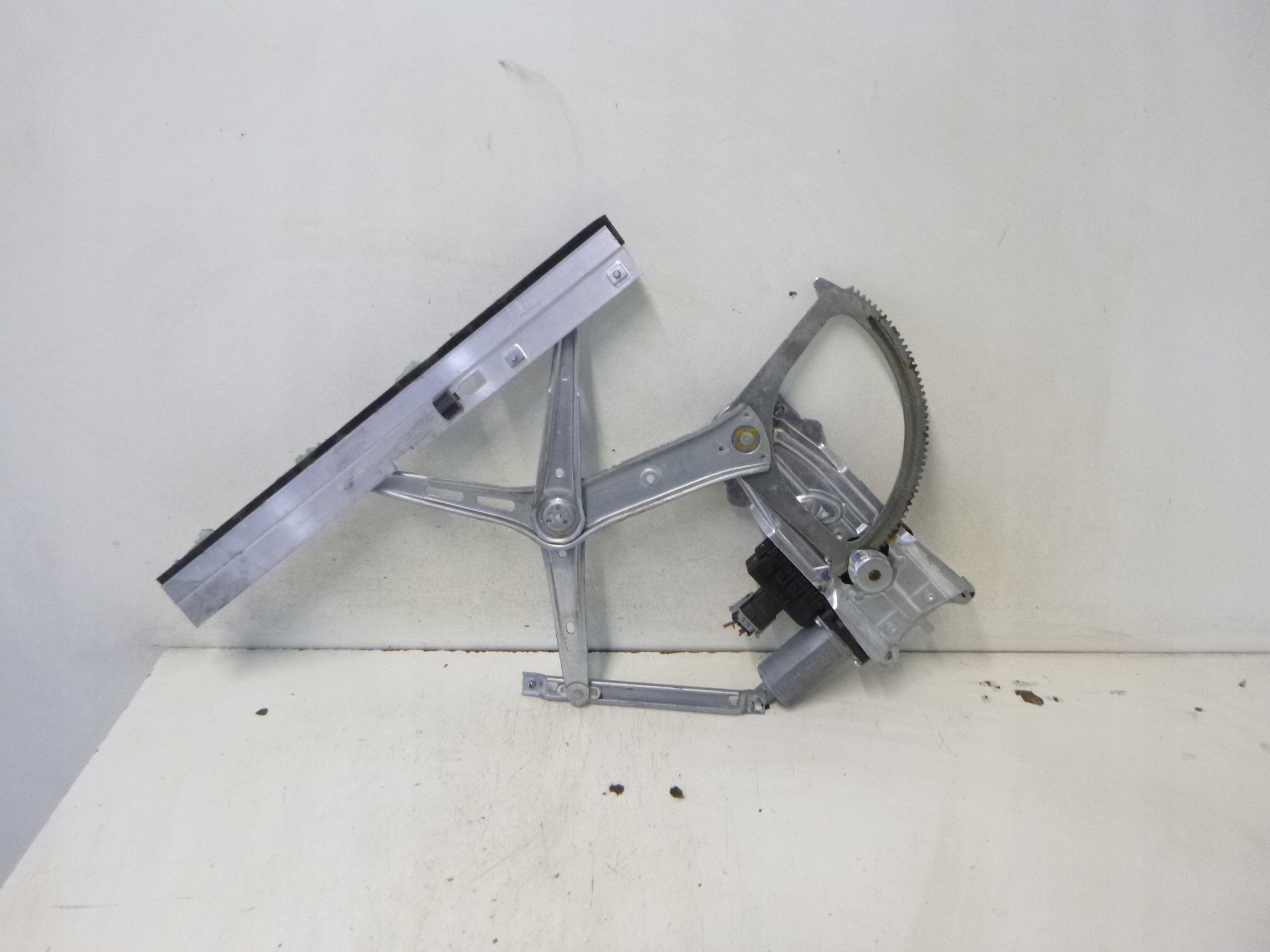 MÉCANISME VITRE AVANT DROITE OPEL ASTRA H 5D 05R.