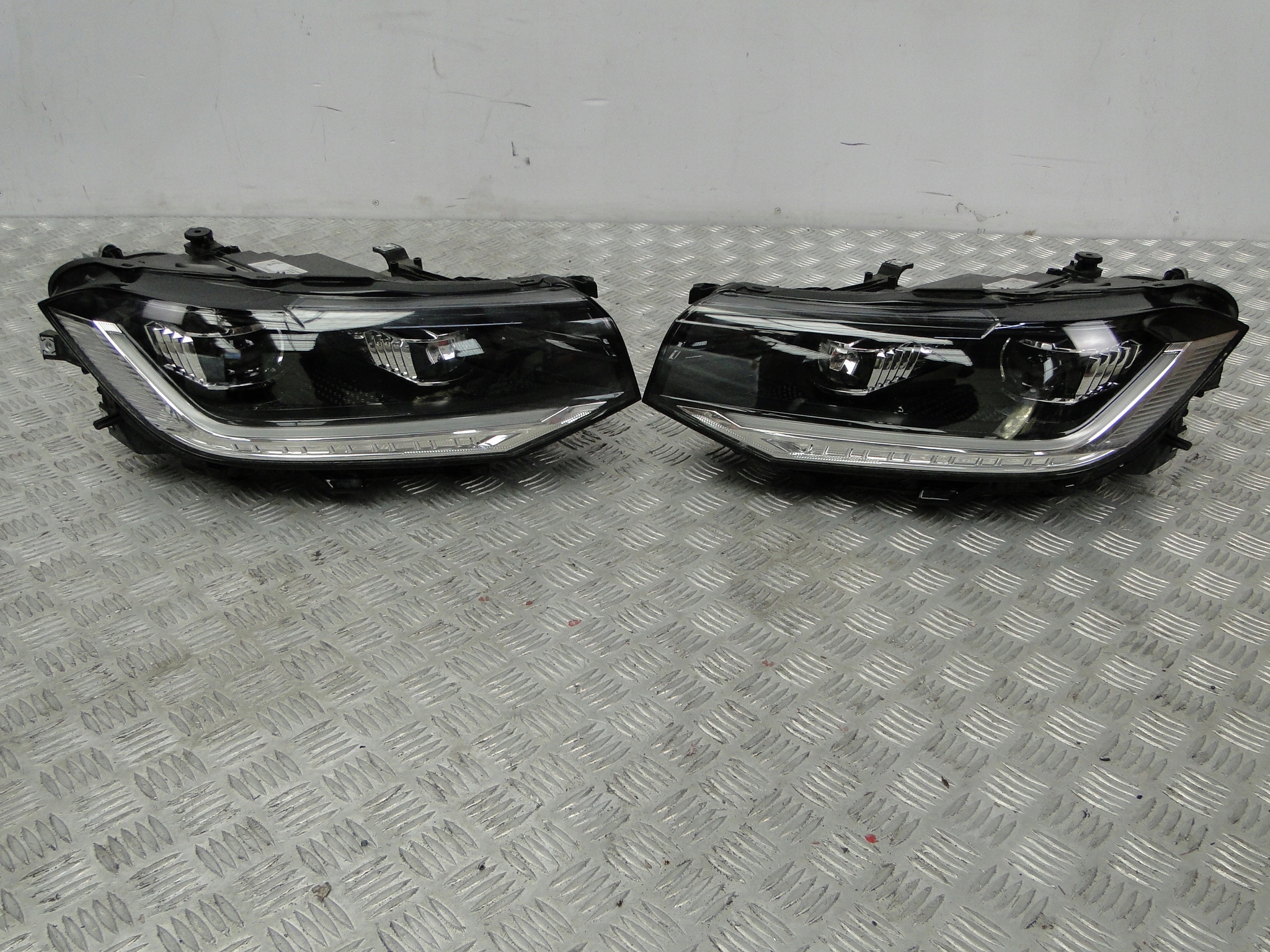 VW T-CROSS 2GM REFLEKTOR FULL LED 2GM941035B 2GM941036B