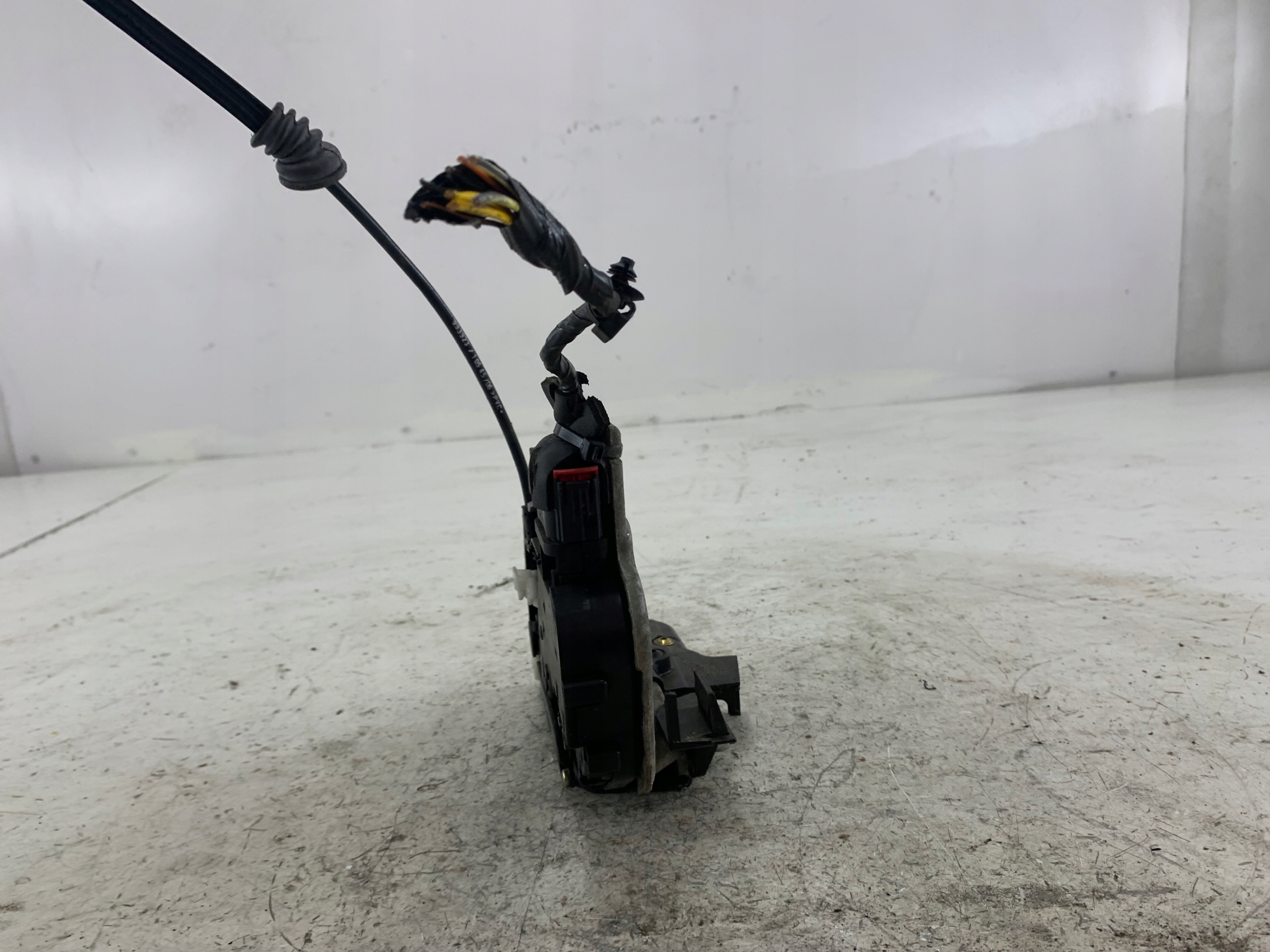 VOLVO V50 and lock door left rear part 30753667