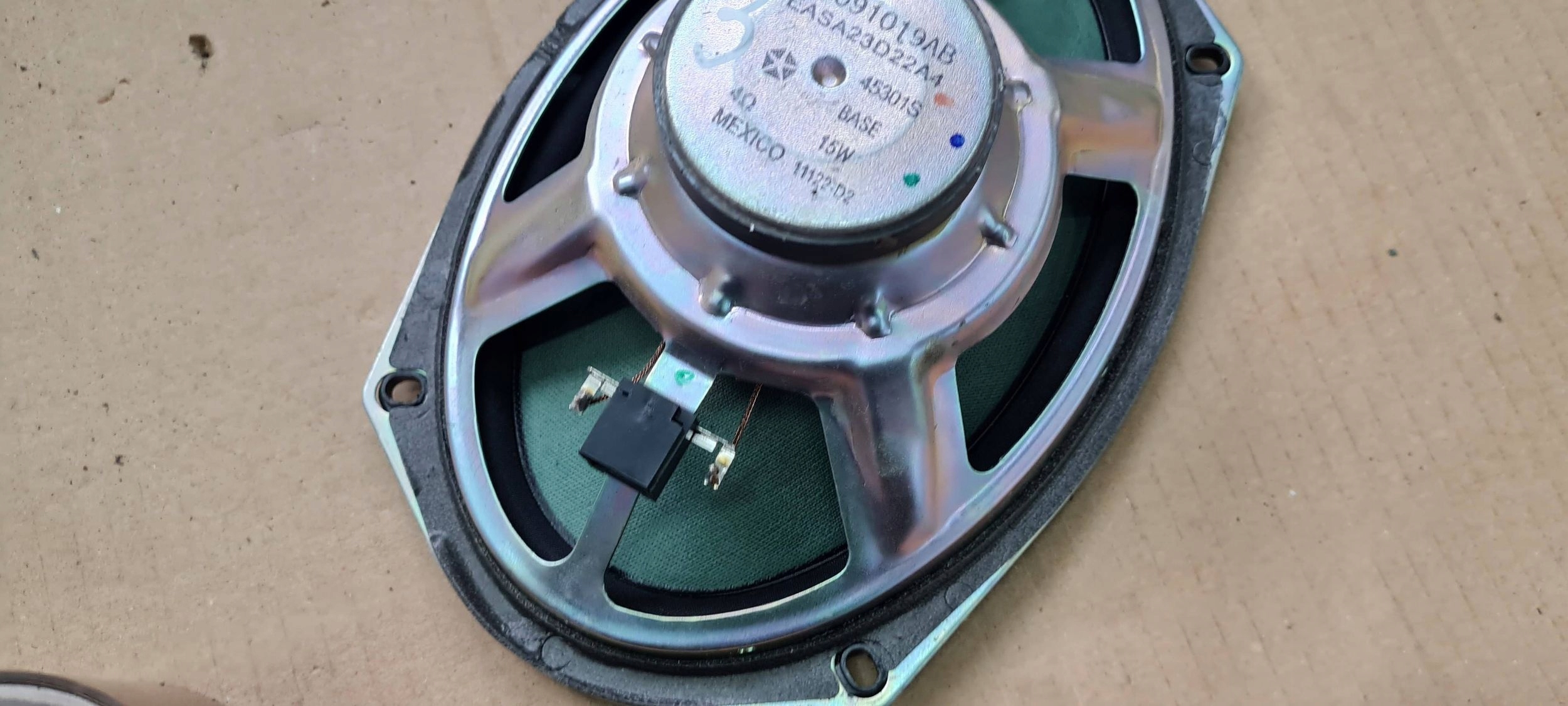 Chrysler Pacifica 2022 speaker door left right 05091019AB