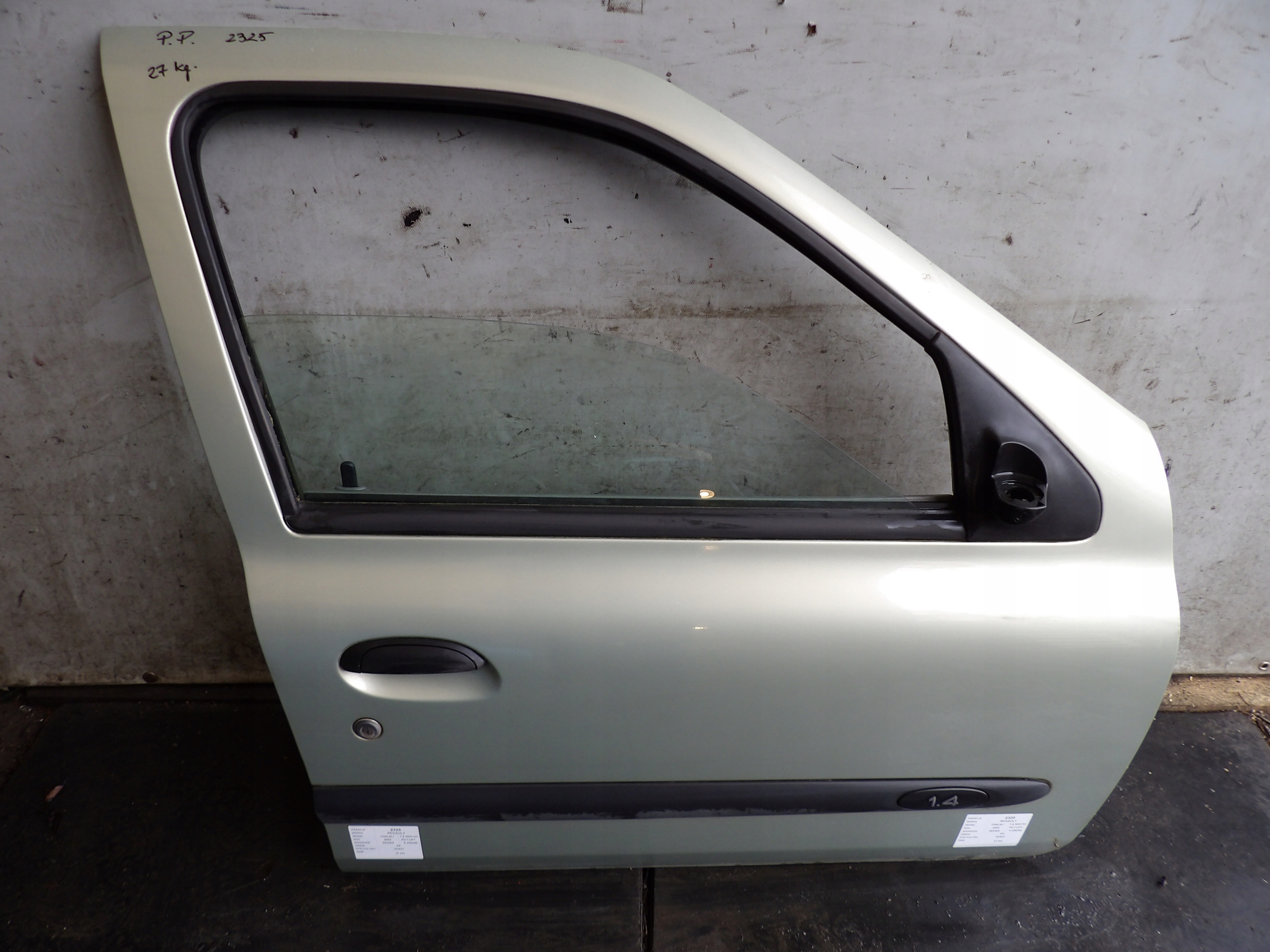 Renault Thalia and door front right lak. NV931