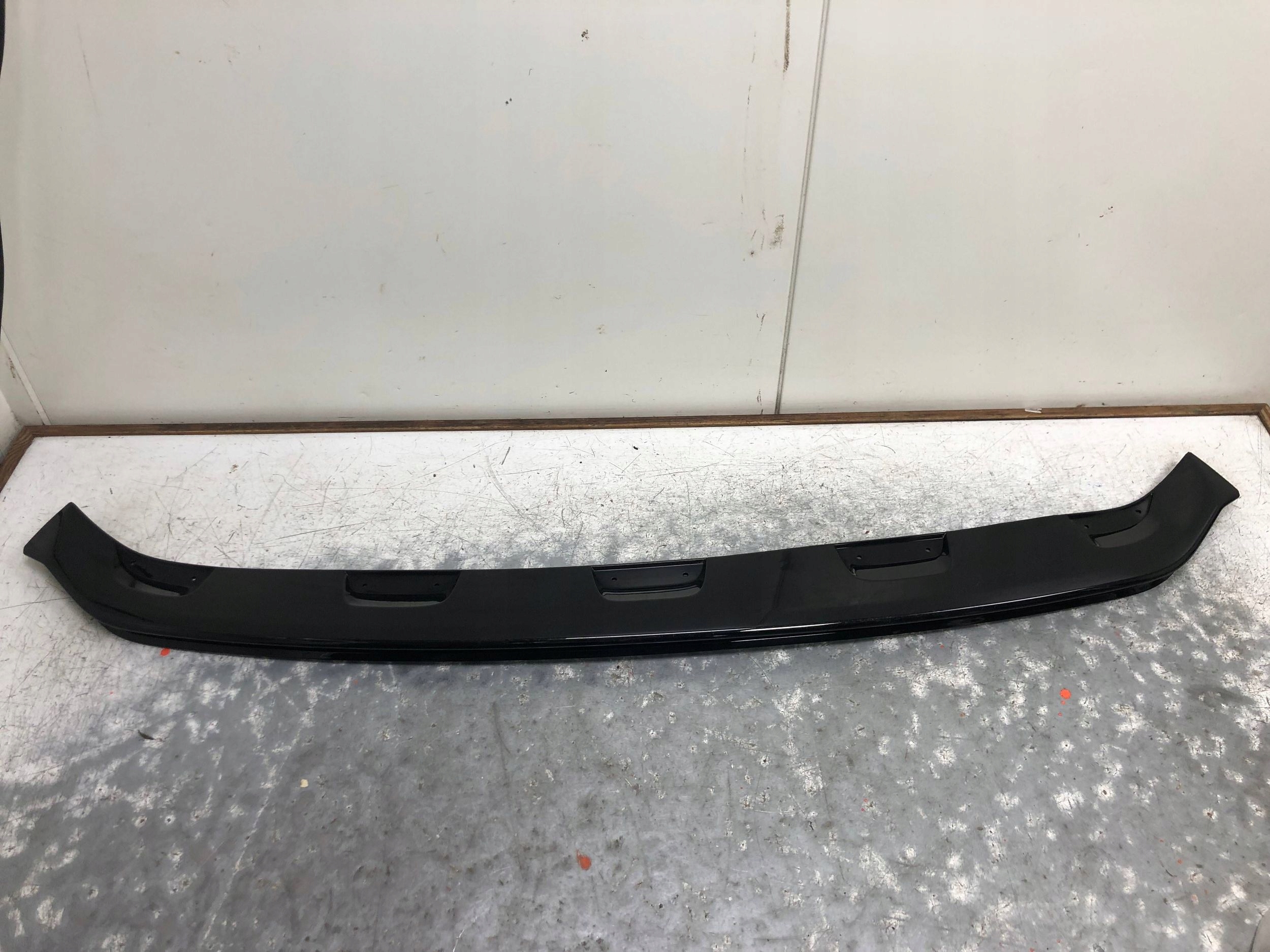 spoiler accessories of a bumper front VW T6 7LA807837
