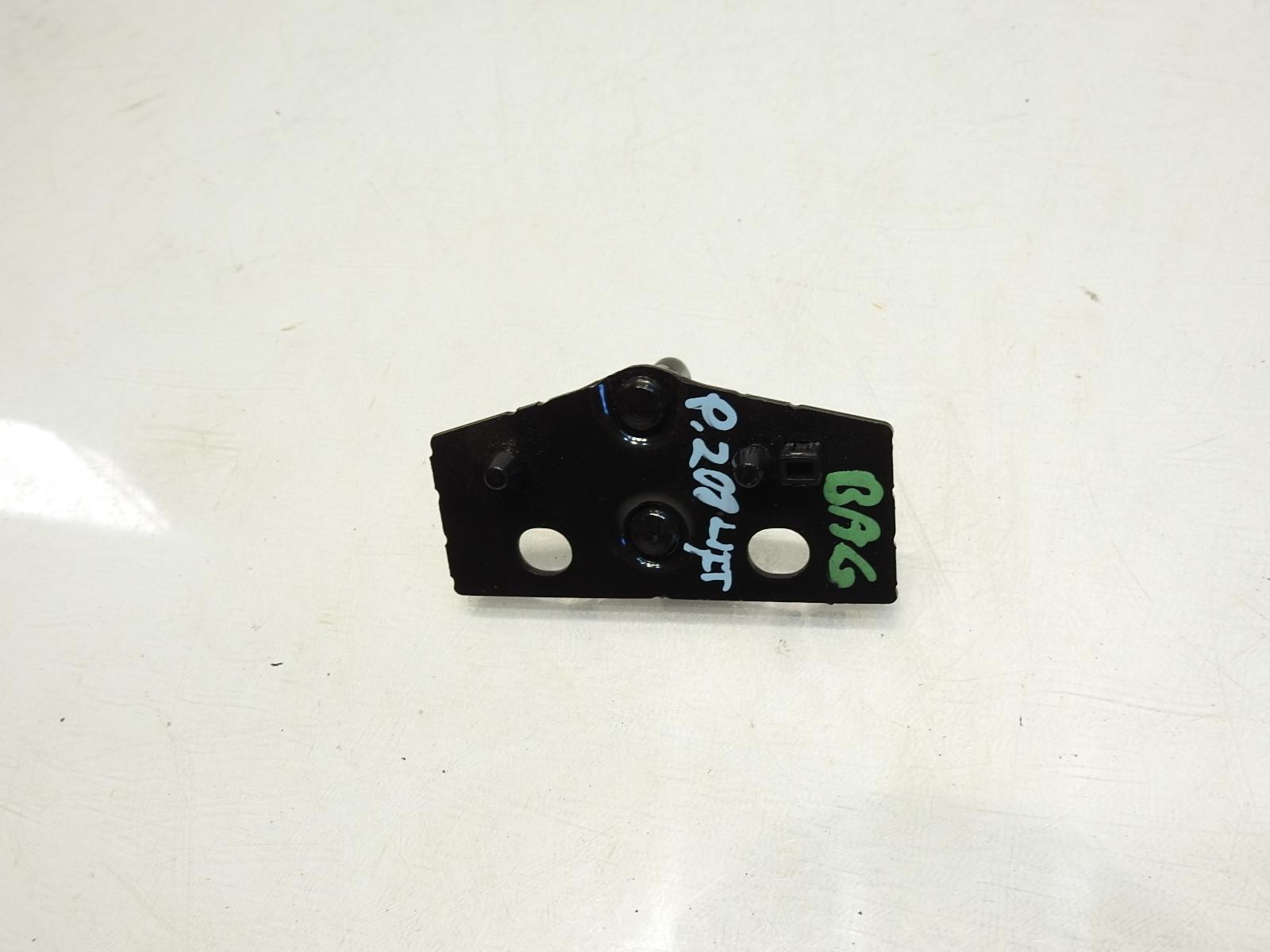 RYGIEL KLAPY BAGAŻNIKA PEUGEOT 208 9687346880 Wersja Europejska