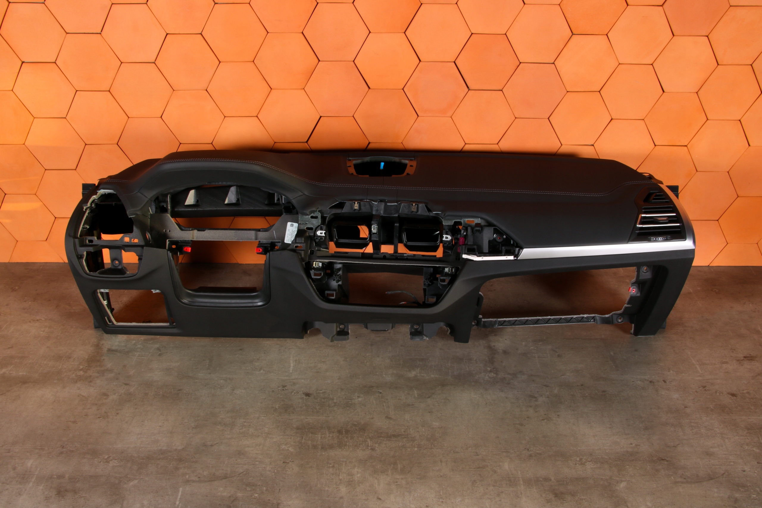 BMW X3 G01 X4 G02 LCI dashboard instrument panel console leather grey NIC HEAD UP