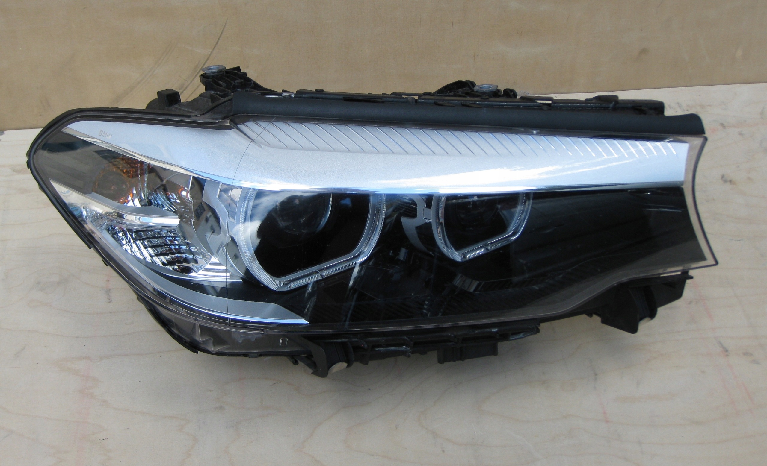 BMW 5 G30 3.0D 19R PRZEDLIFT light right front FULL LED 8499112 -01