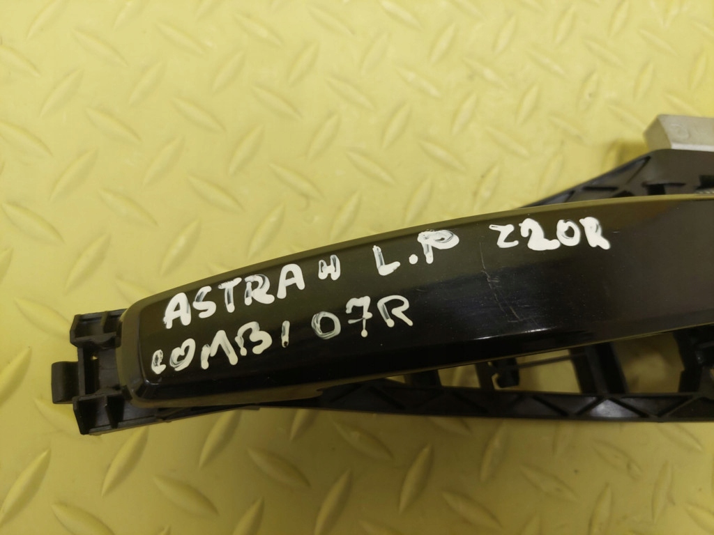 OPEL ASTRA H KOMBI handle left front Z20R