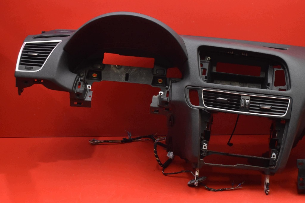 dashboard instrument panel console cockpit airbag EU AUDI Q5 8R 12-17