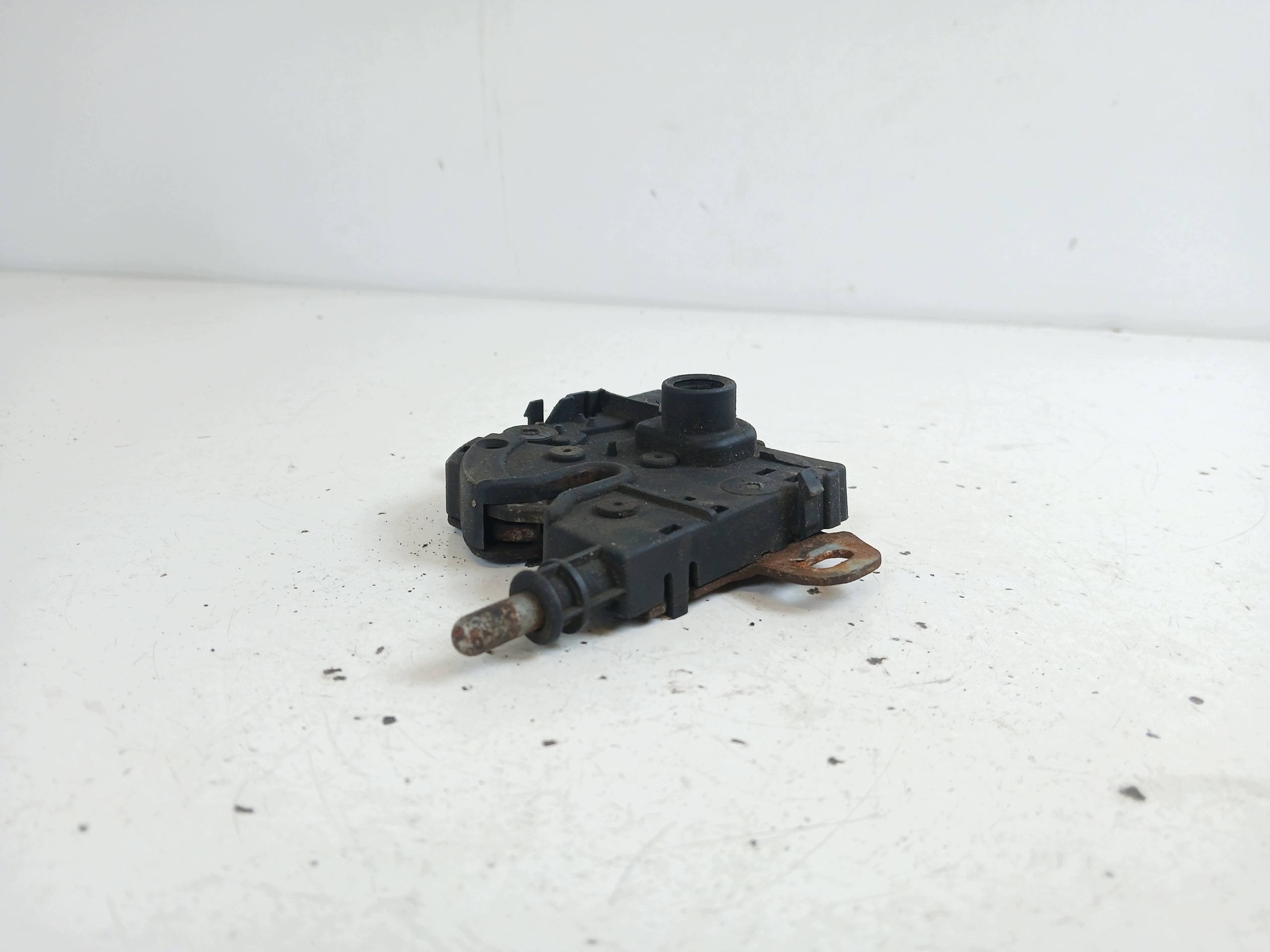 FORD FOCUS MK1 lock RYGIEL bonnets