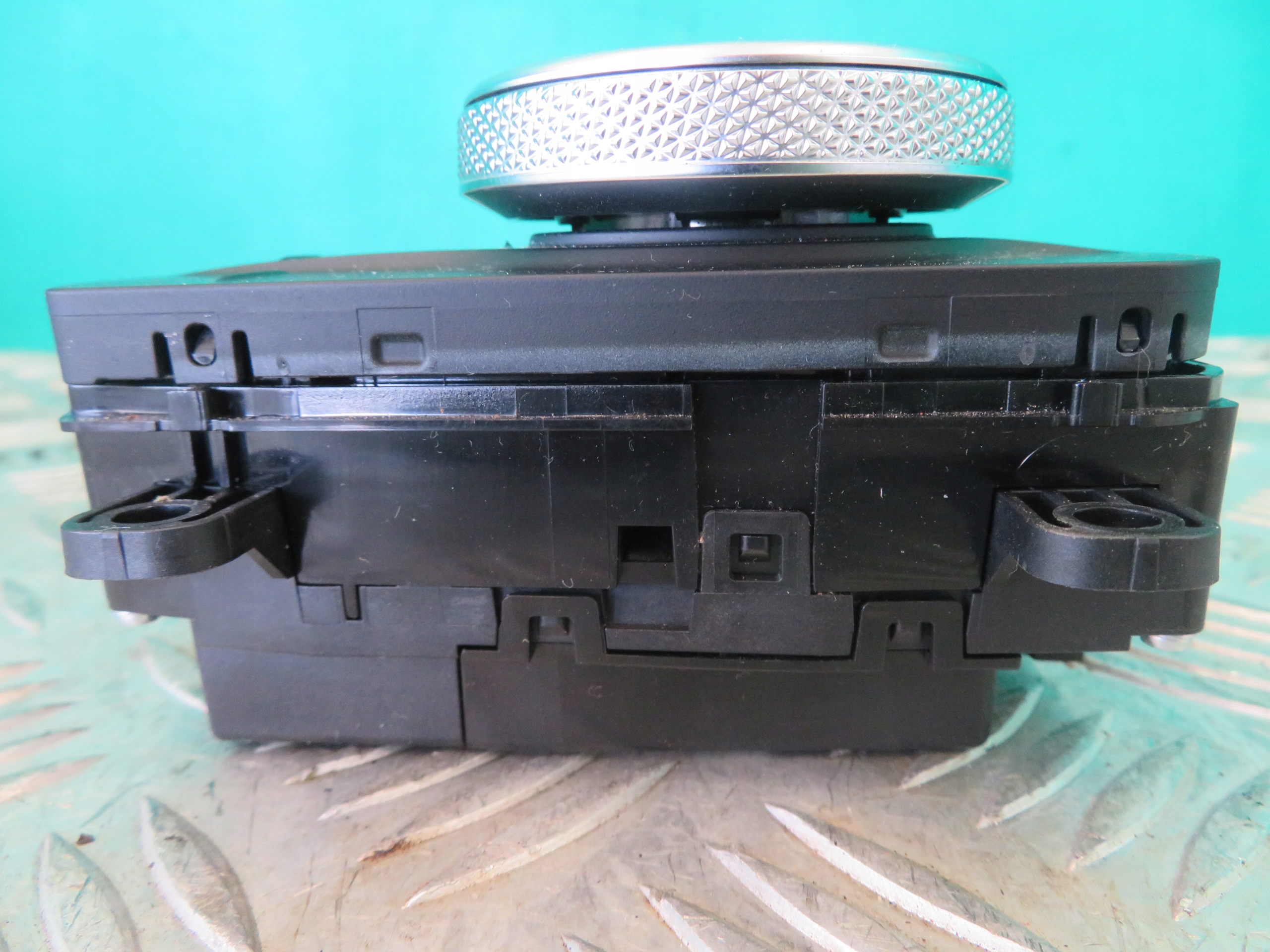 PANEL KONTROLER IDRIVE BMW F40 116D 1.5D 22R