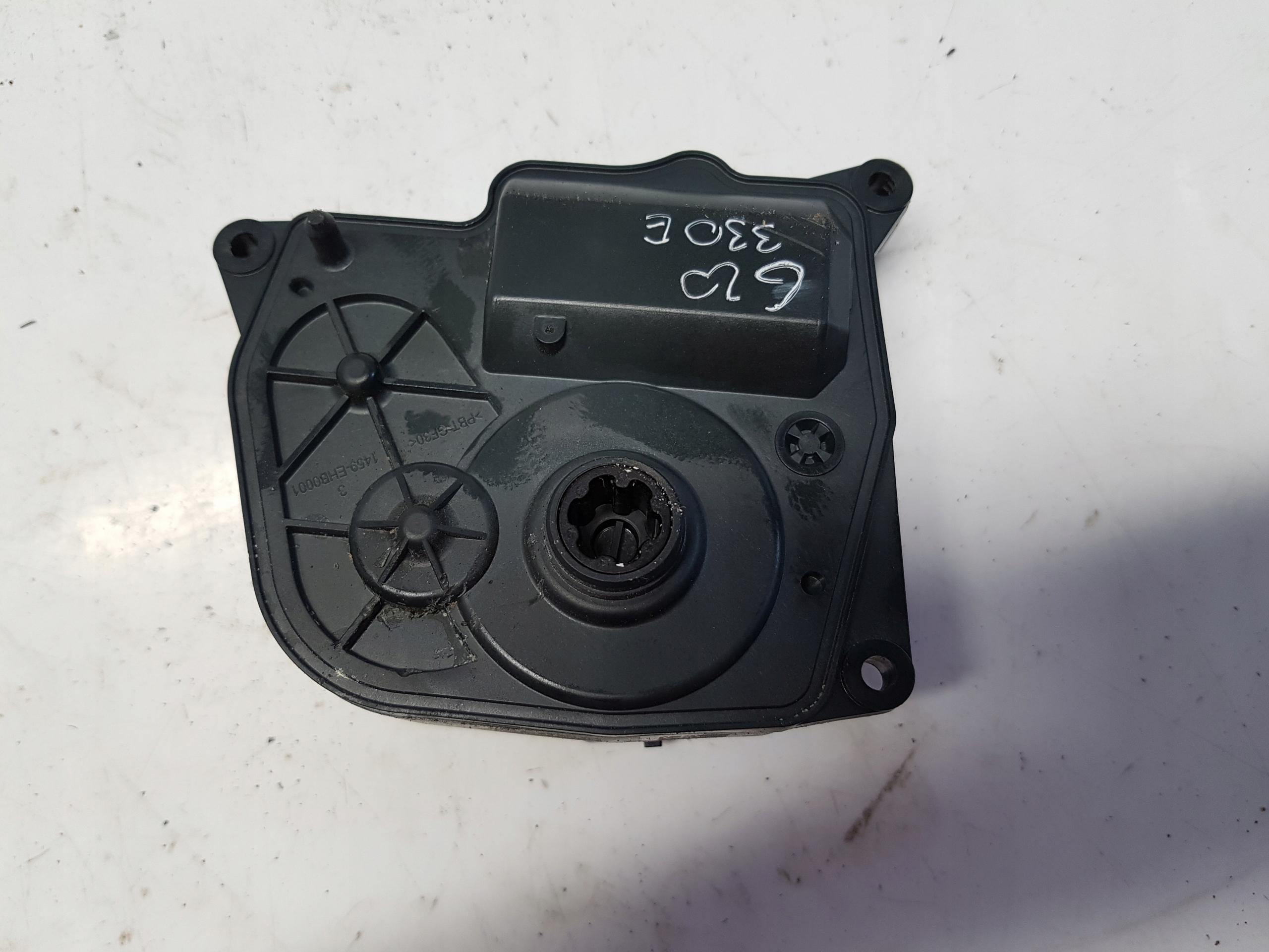BMW G20 330e engine regulator rolety zaluzji