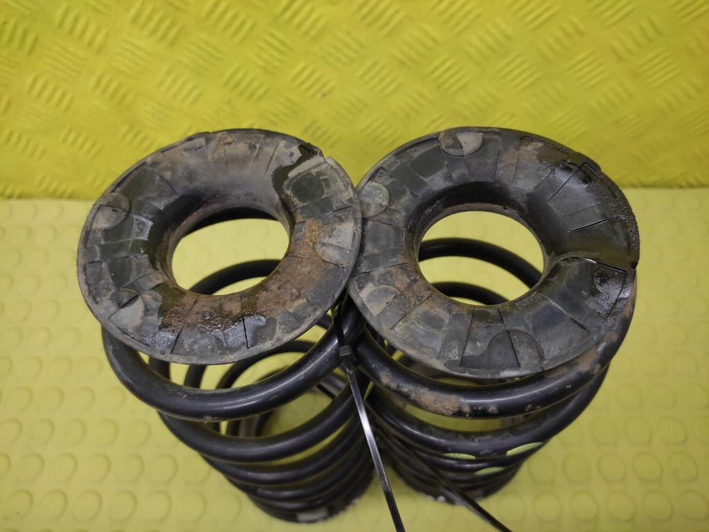HYUNDAI ACCENT 1.6 springs rear part